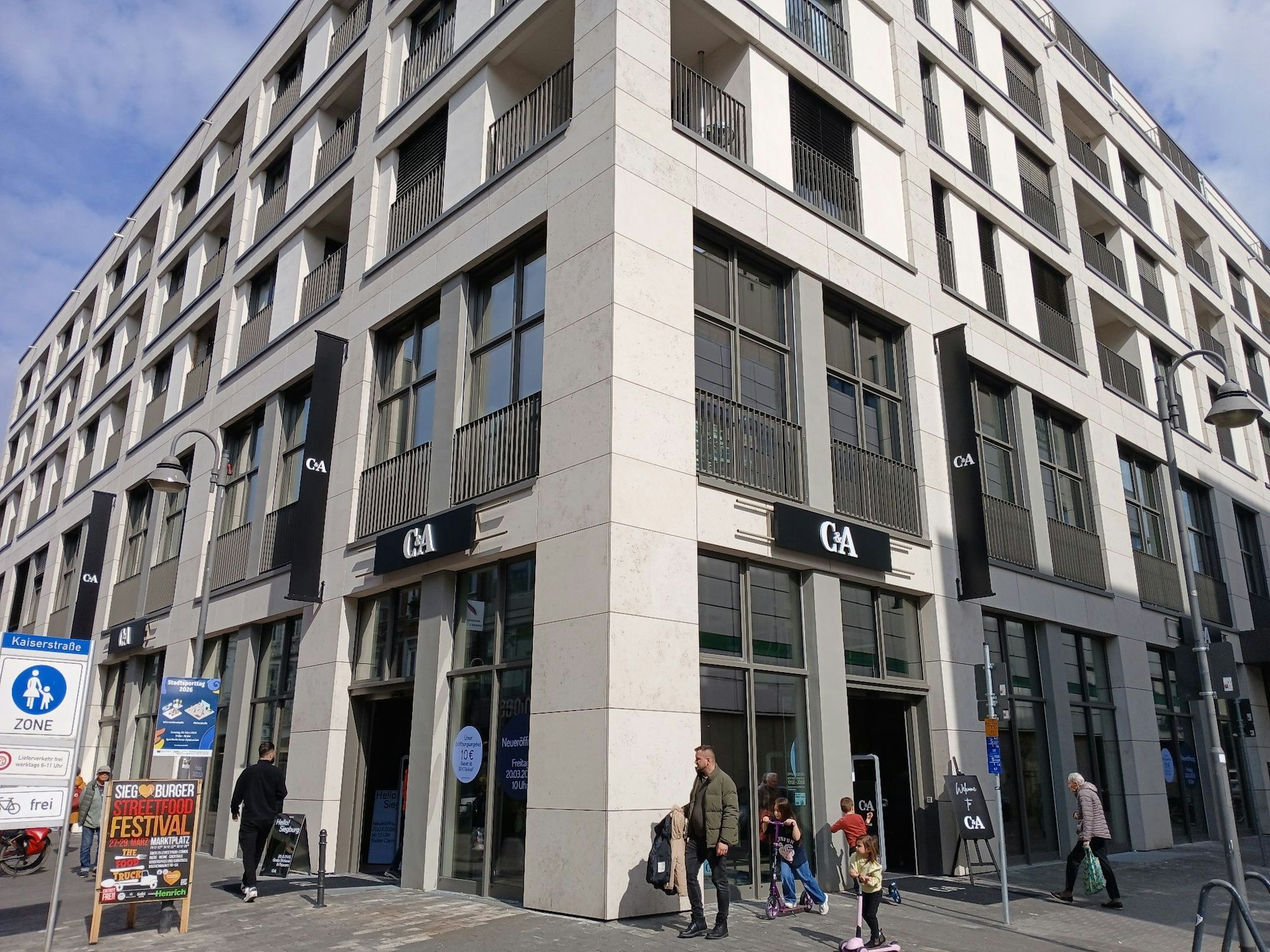 Wiederreröffnung C&A im Kaiser-Carré