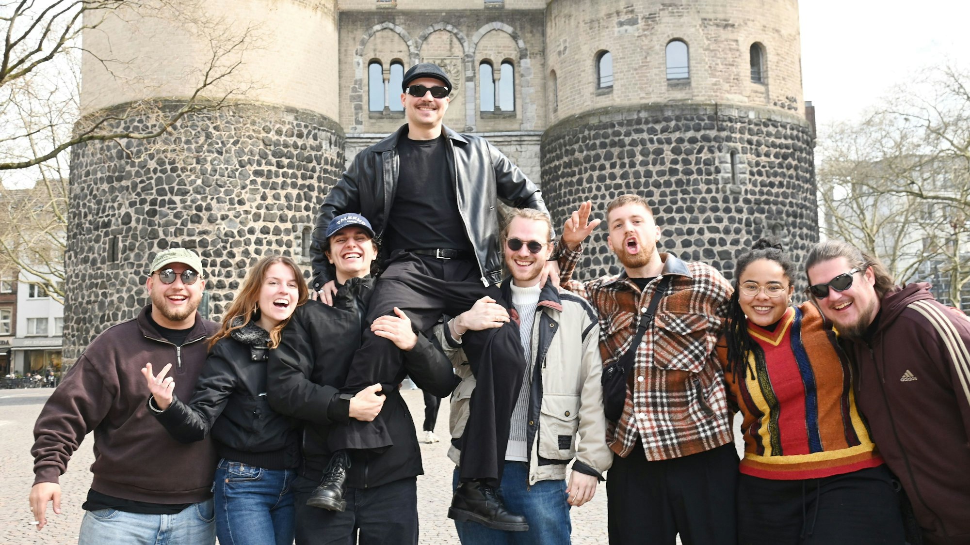 20.03.2026 Köln. Umfrage zum Thema Glück in der Kölner Innenstadt. Foto: Alexander Schwaiger