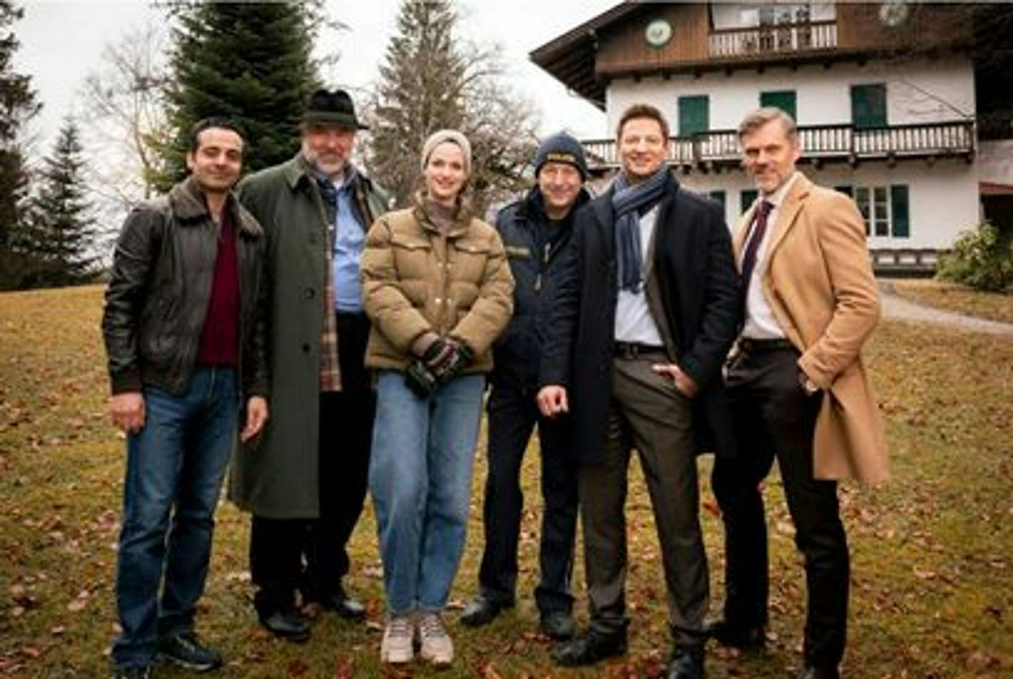 Das Weihnachtsspecial von „Die Rosenheim-Cops“, „Kalt erwischt“, ist abgedreht. (Bild: ZDF / Linda Gschwentner)