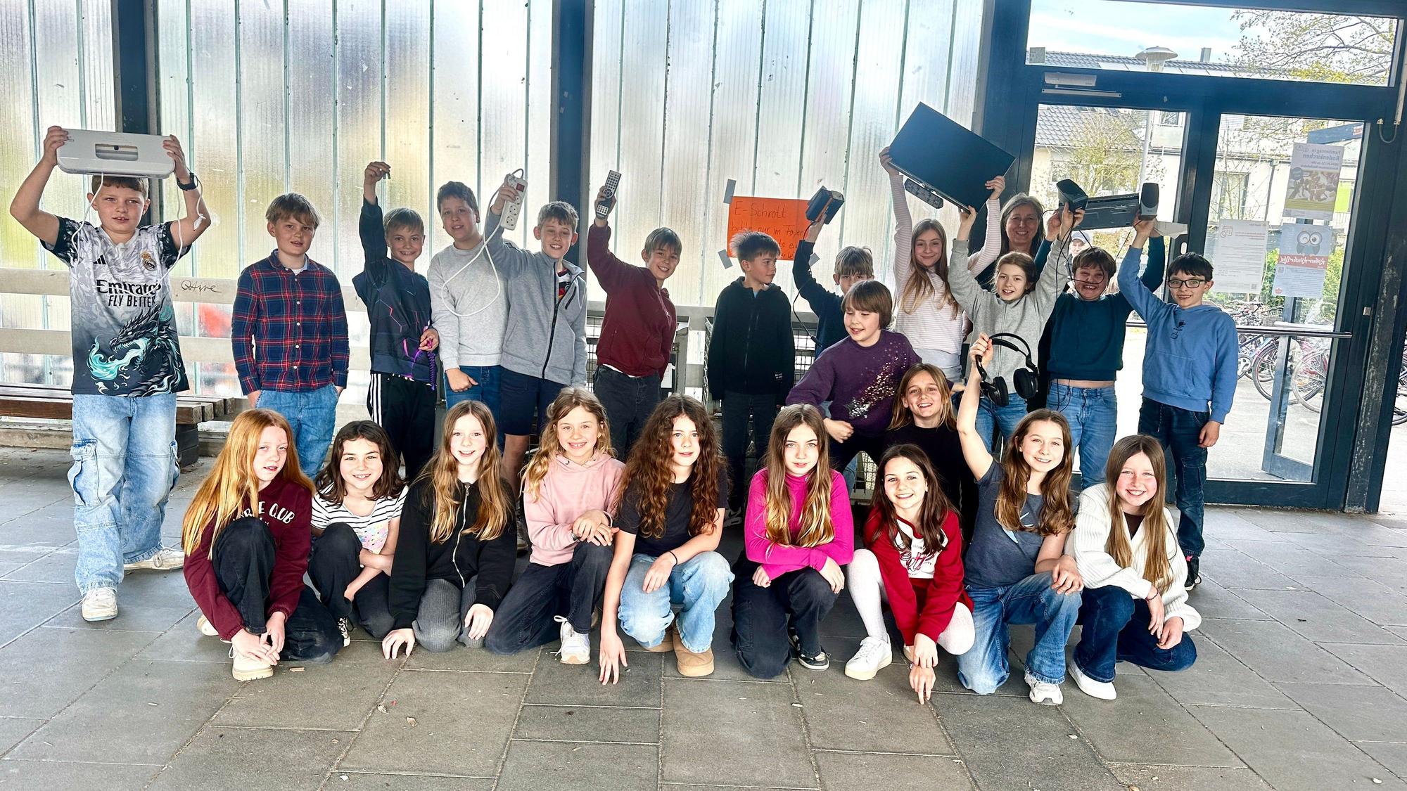 Schülerinnen und Schüler der Klasse 4c der Albert-Schweitzer-Grundschule in Köln-Weiß.