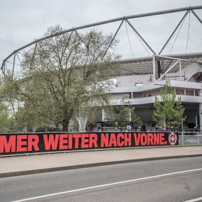 Banner vor der Bay-Arena