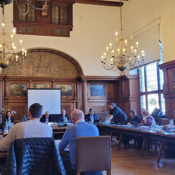 Das Foto zeigt die Sitzung des Gladbacher Finanzausschusses