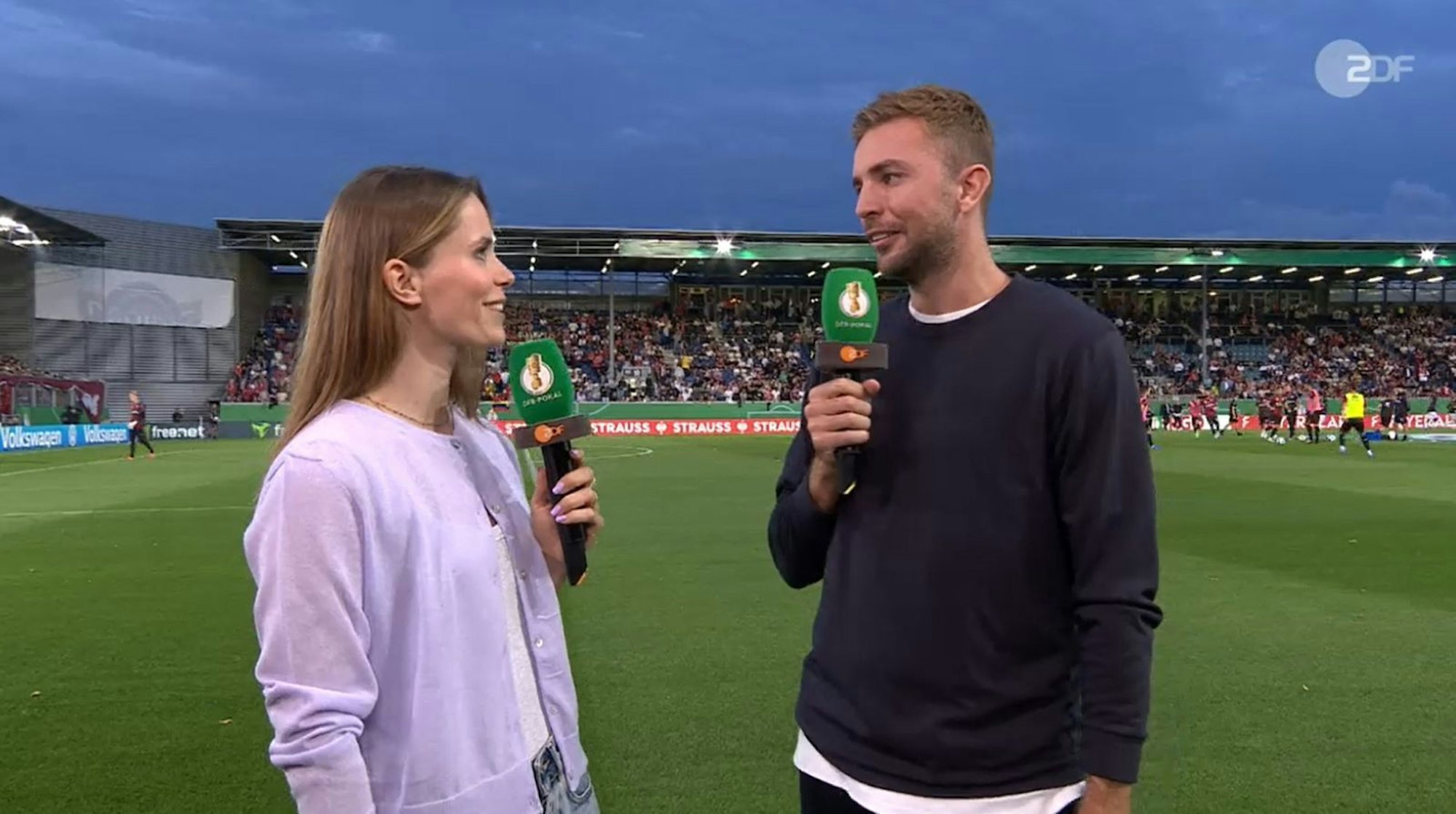 Seit acht Jahren arbeitet der Weltmeister von 2014 als Experte - sowohl fürs ZDF als auch für Prime: Christoph Kramer. (Bild links: Lili Engels, ZDF) (Bild: ZDF)