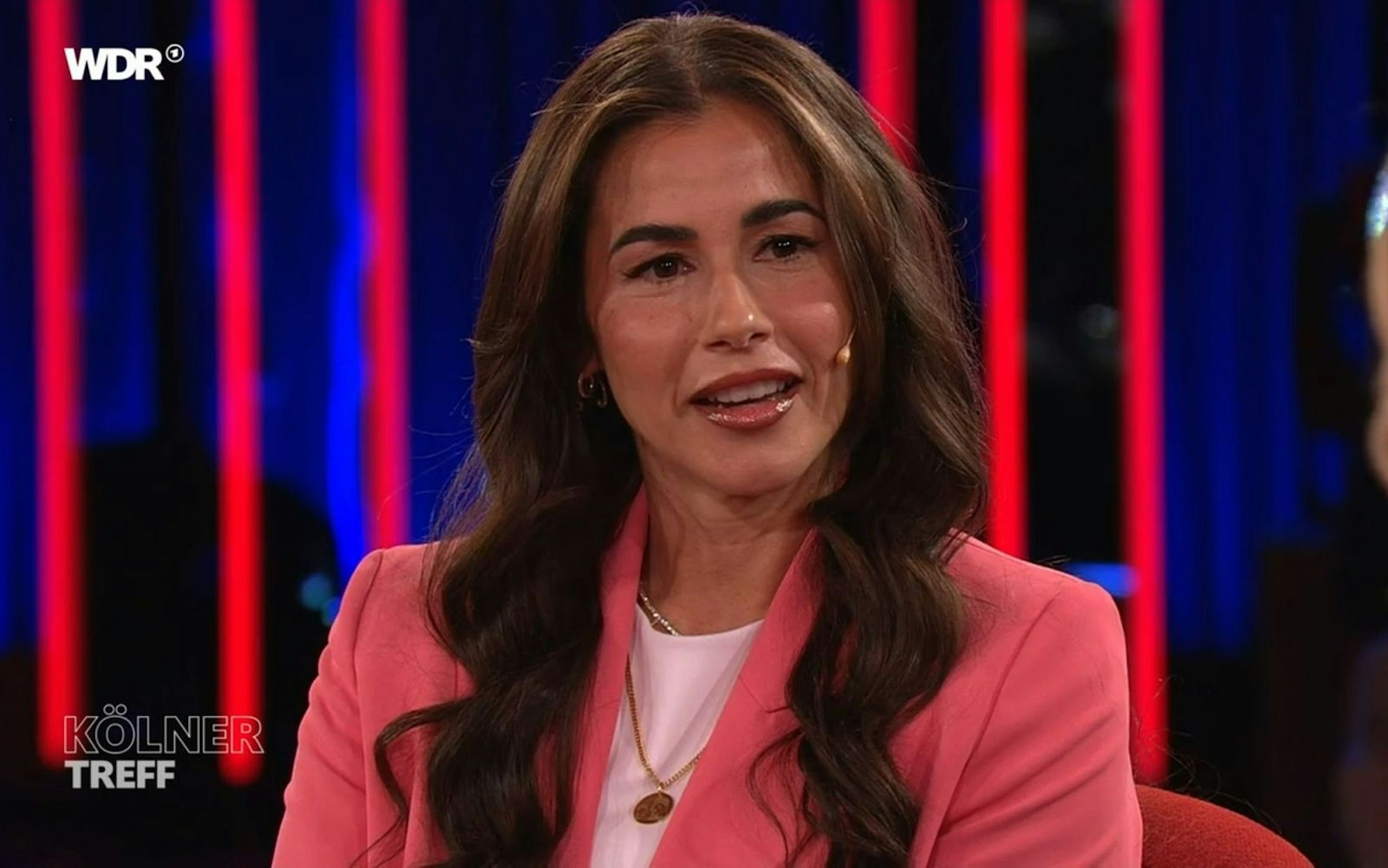 Sarah Engels sprach im „Kölner Treff“ über den bevorstehenden Eurovision Song Contest. (Bild: WDR)