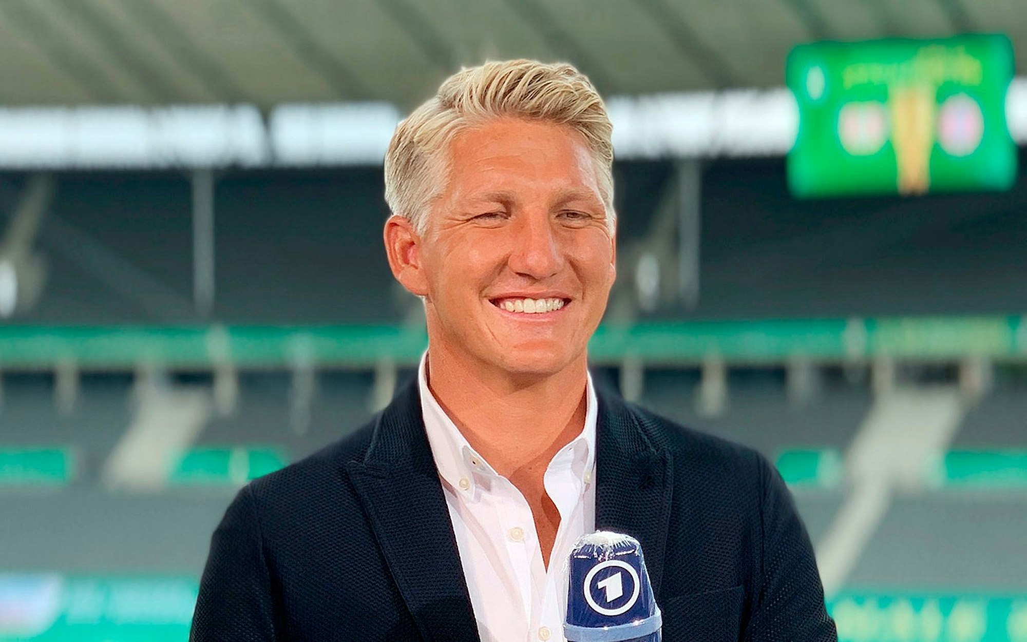Bastian Schweinsteiger gehört zu jenen wenigen Fachleuten, deren Expertise schon ob ihres Namens eine besondere Bedeutung beigemessen wird. (Bild: ARD/WDR/Simon Wenzel)