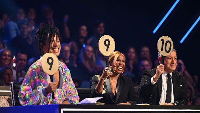 Eine Seltenheit: Joachim Llambi (rechts) zückt die 10! (Bild: RTL / Willi Weber)