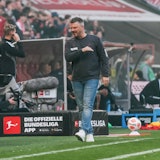 Lukas Kwasniok litt im Derby gegen Borussia Mönchengladbach am Spiel seiner Mannschaft.