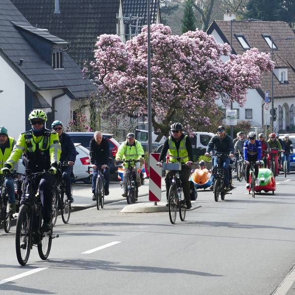 70 Personen nahmen an der Fahrraddemo des AFDC teil.