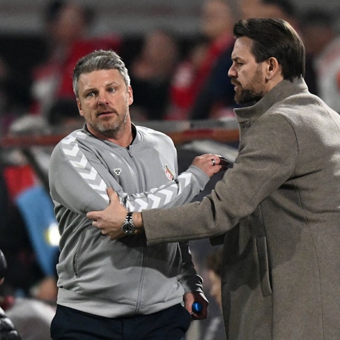 Lukas Kwasniok und Thomas Kessler nach dem Schlusspfiff am Samstagabend – da stand bereits fest, dass Kwasniok würde gehen müssen.