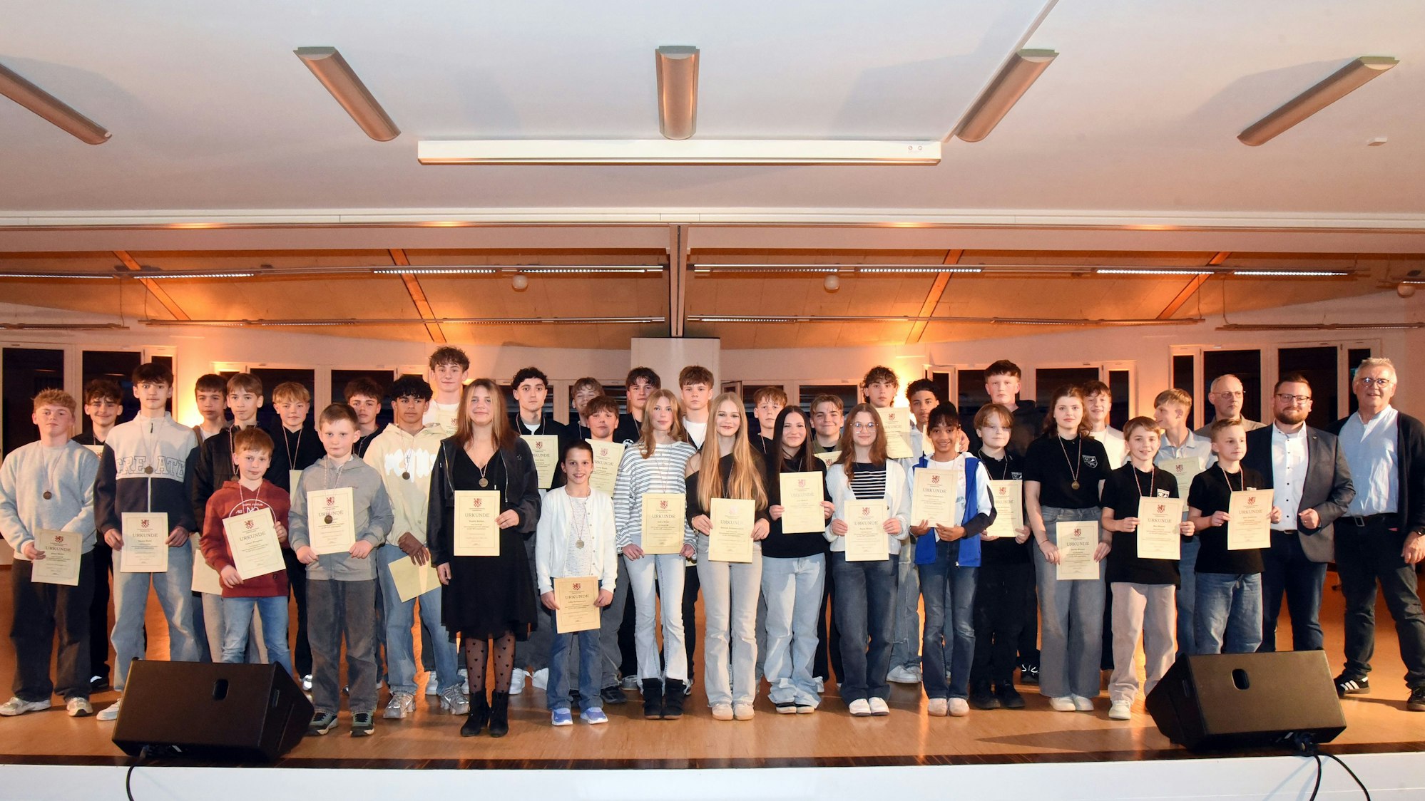 Alle Kinder und Jugendliche, die geehrt wurden.