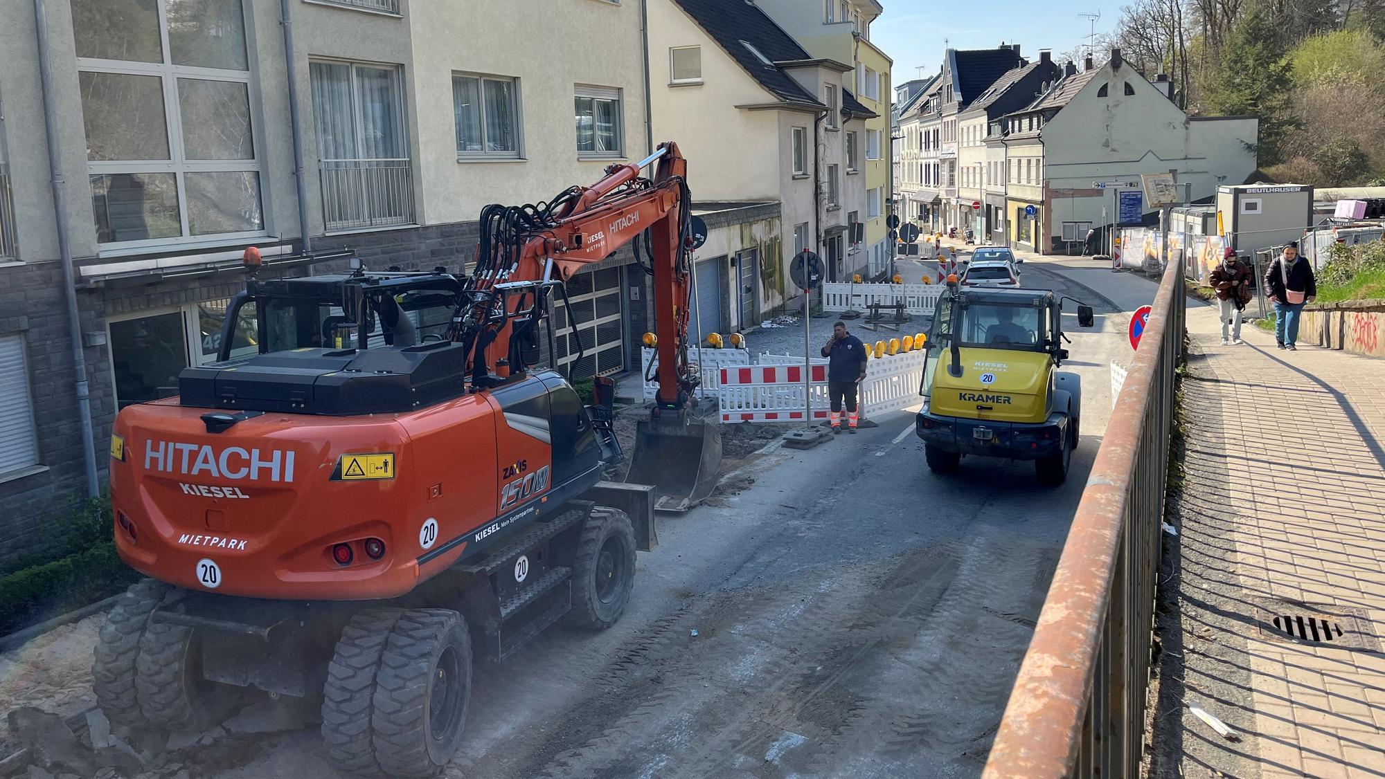 Zwei Bagger bei der Arbeit.