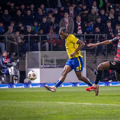 KÖLN, GERMANY - MARCH 22: Dickson Abiama Rot-Weiss Essen, 11 scoring the first goal for Rot-Weiss Essen during the third division match on gameday 30 between FC Viktoria Köln vs Rot-Weiss Essen at Sportpark Höhenberg on March 22, 2026 in Köln, Germany. DFL REGULATIONS PROHIBIT ANY USE OF PHOTOGRAPHS AS IMAGE SEQUENCES AND/OR QUASI-VIDEO. Northrhine-Westphalia Germany Copyright: xLeahxKohringx