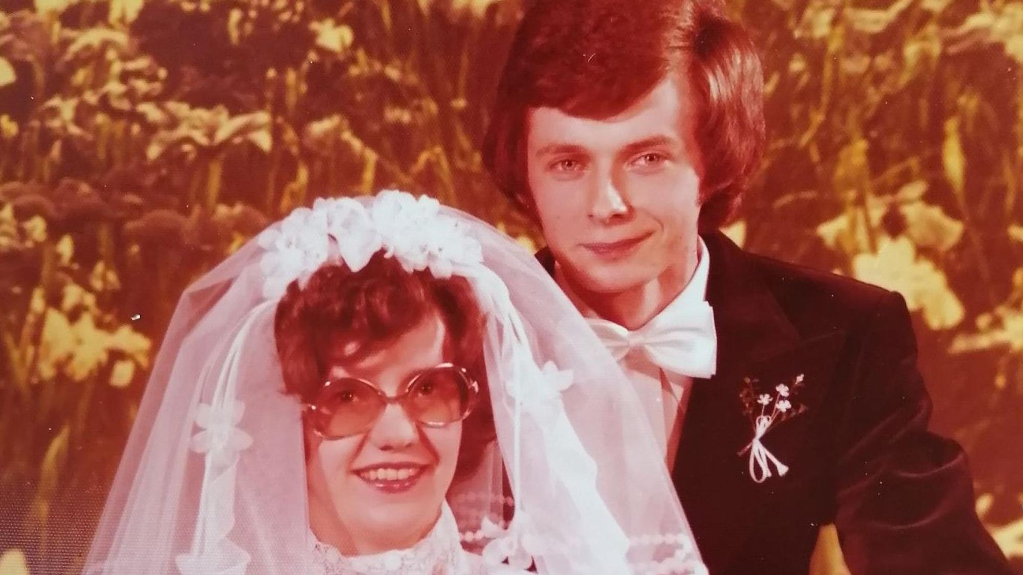 Dieter und Marion Ebelt heirateten am selben Datum in der selben Kirche, nur zehn Jahre später.