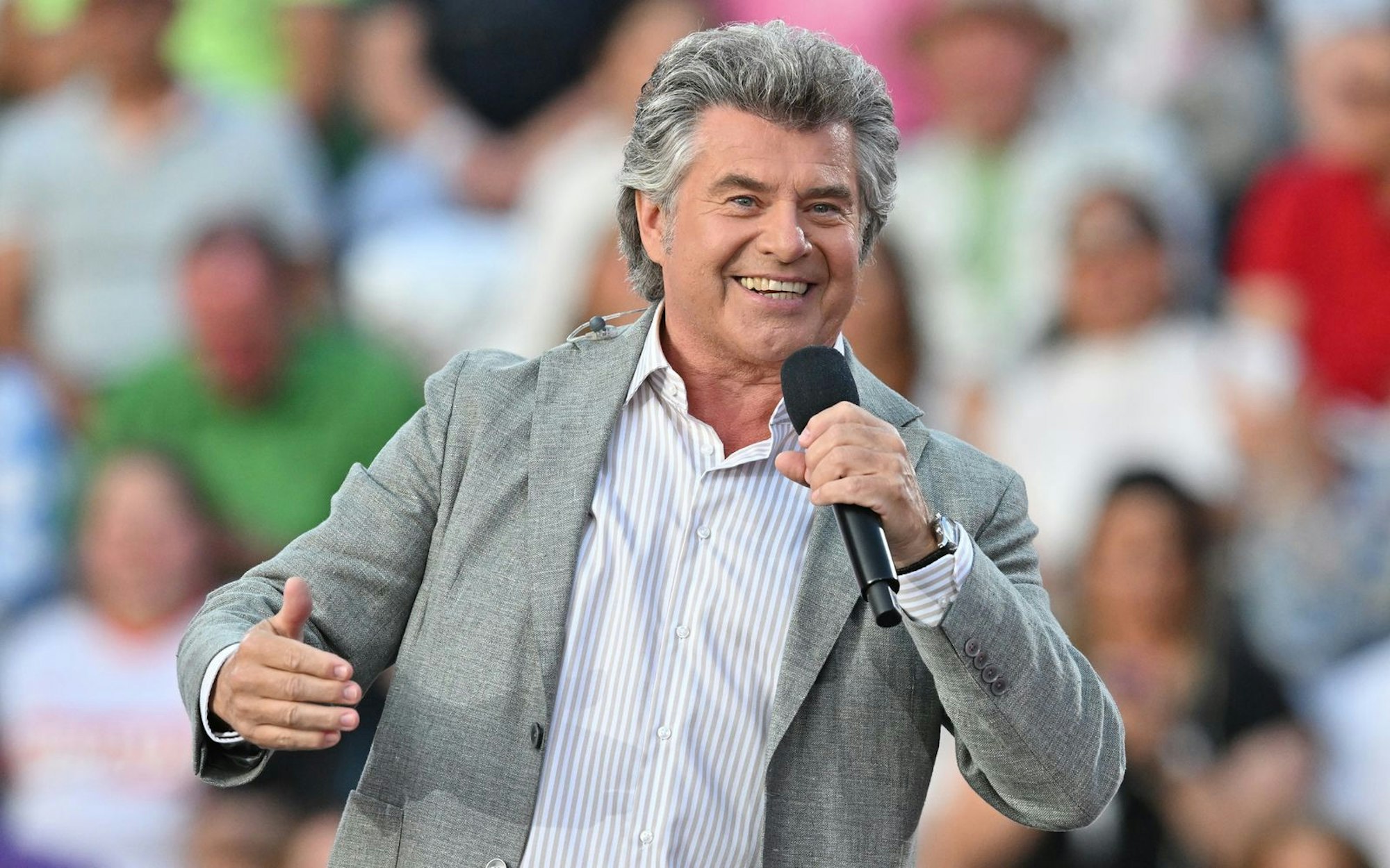 Andy Borg sagte beim „Schlager-Spaß“ einen Titel fehlerhaft an. (Bild: Getty Images / Kerstin Joensson)