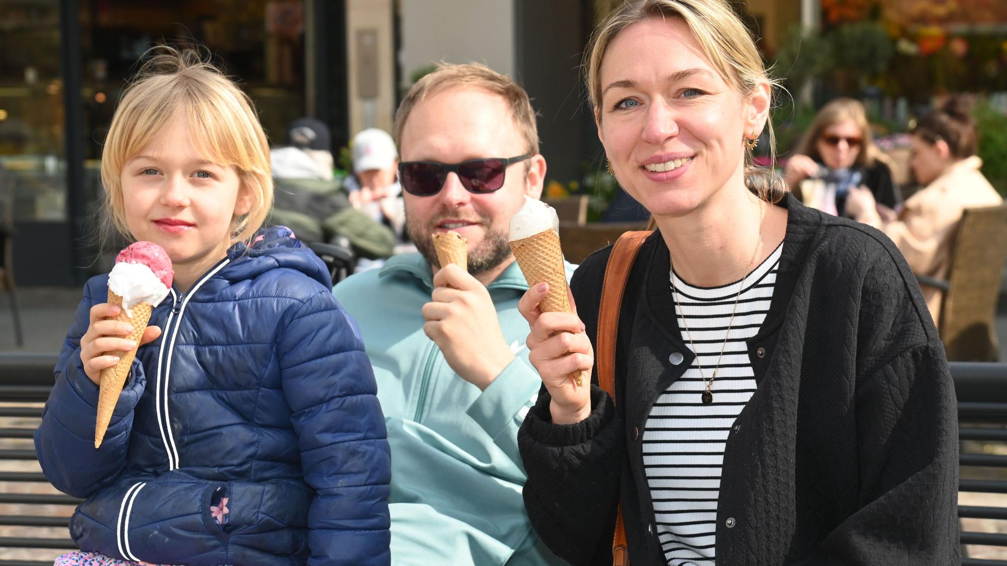 20.03.2026 Köln. Umfrage zum Thema Glück in der Kölner Innenstadt. Foto: Alexander Schwaiger