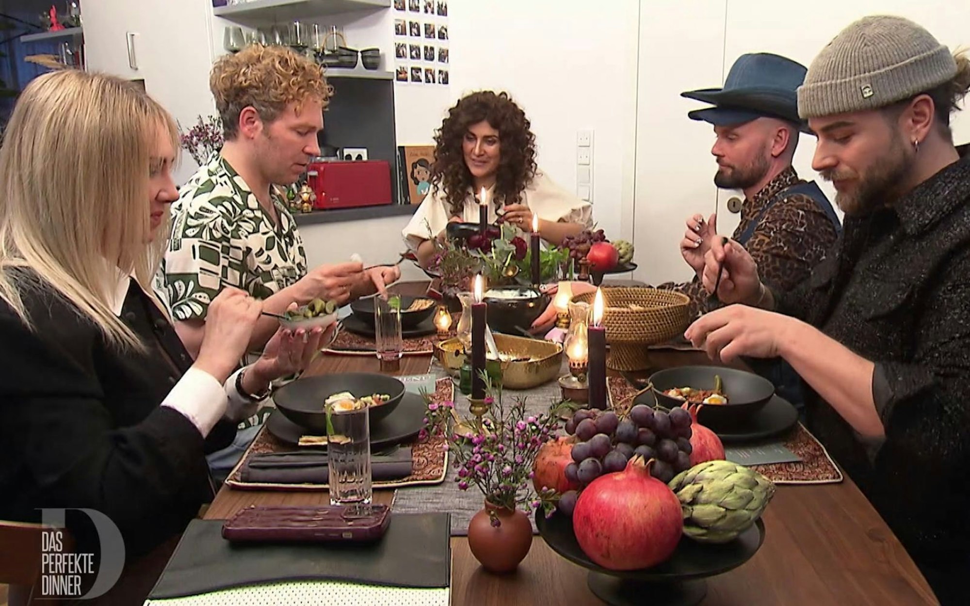 An Tag 2 treffen sich die Deko-Profis bei Api in Berlin. (Bild: RTL)