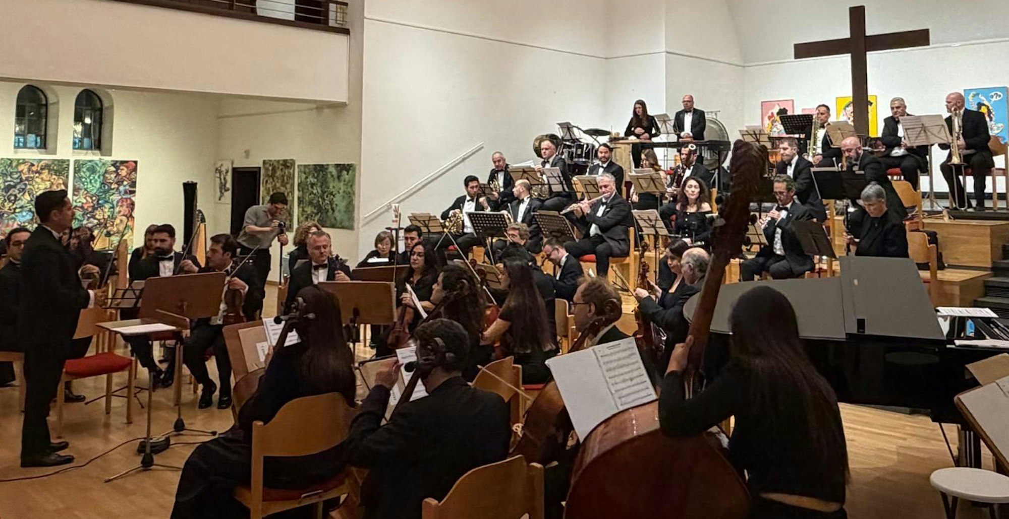 Das Adana Orchester beim Konzert in der Christuskirche in Leverkusen.