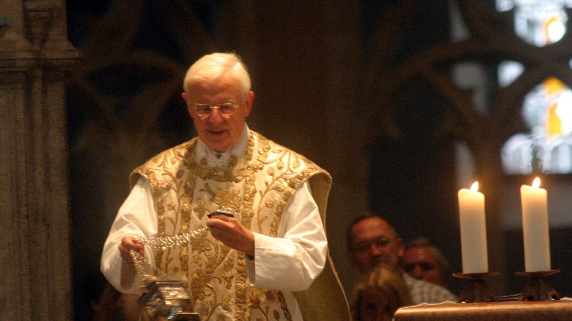 Der frühere Kölner Stadtdechant Johannes Westhoff ist im Alter von 94 Jahren gestorben.