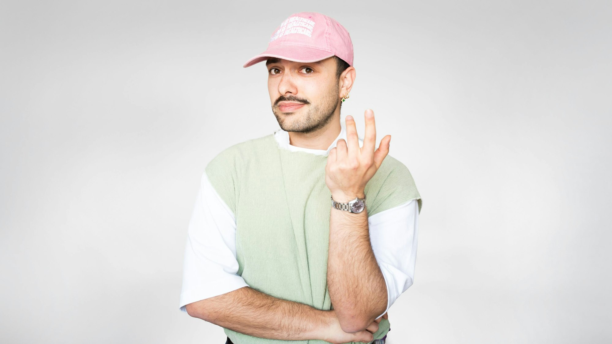 Dr. Mertcan Usluer, im Internet unterwegs als der „Gynäkollege“