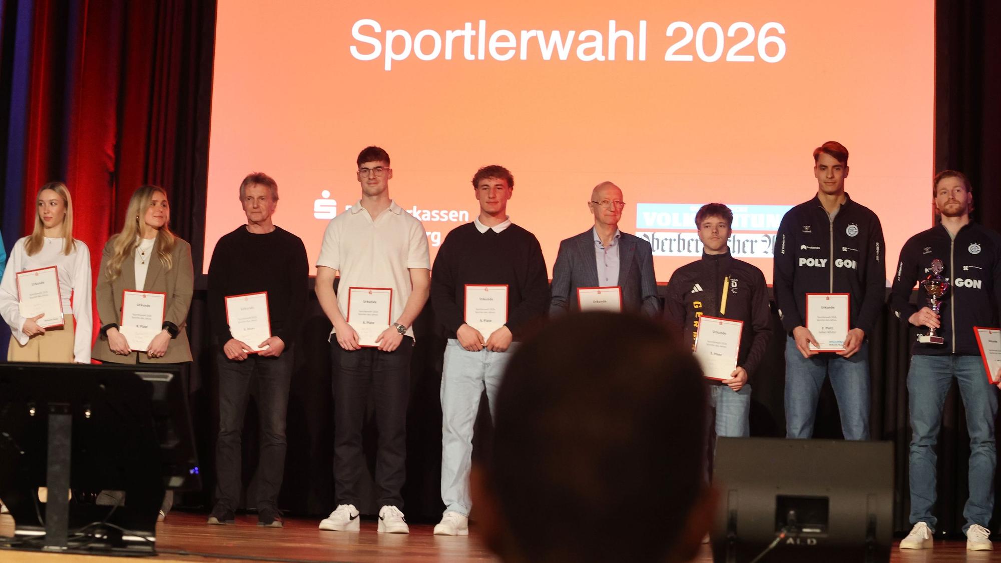 Gruppenbild mit ausgezeichneten Sportlern
