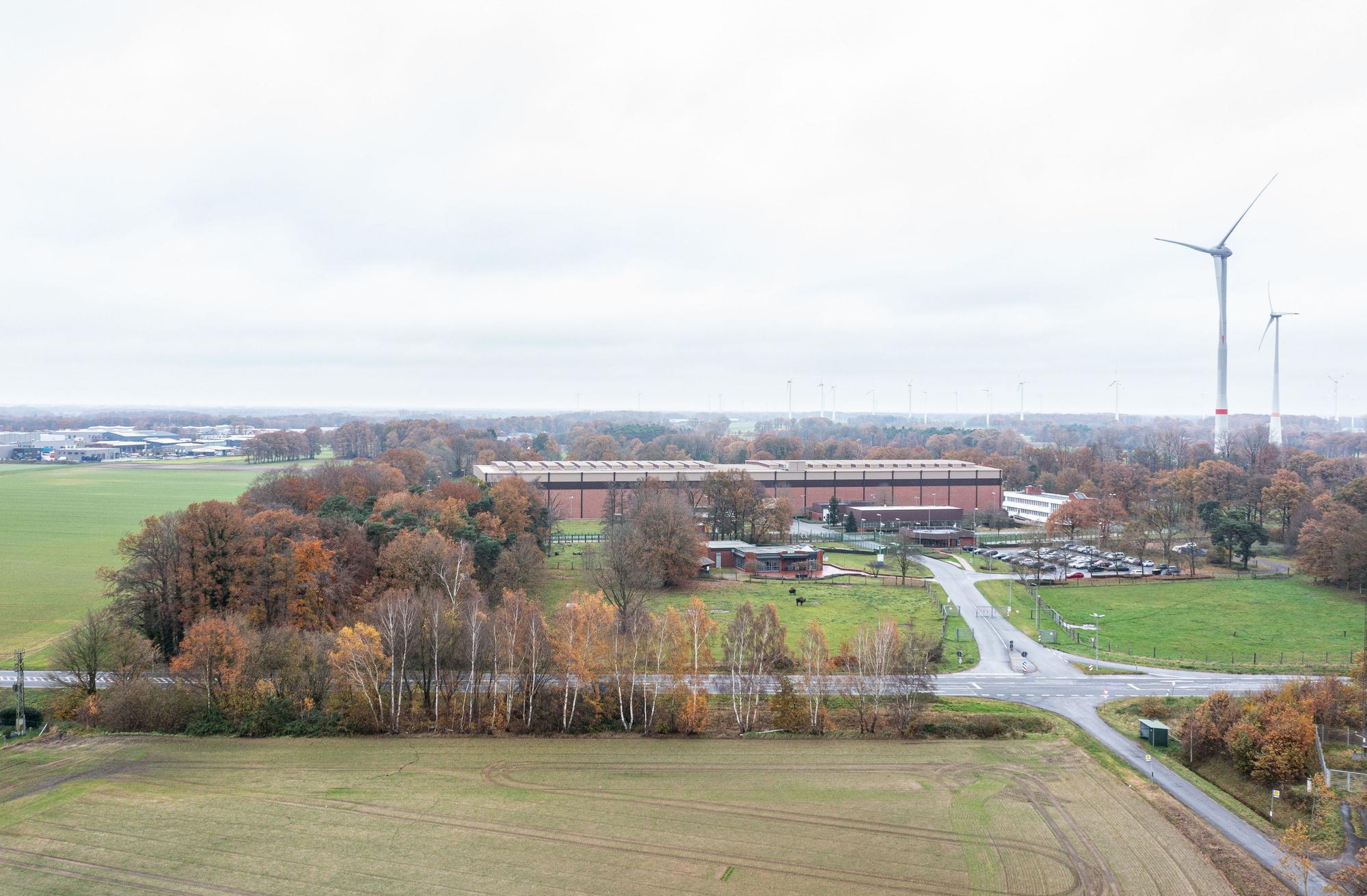 Im Atommüll-Zwischenlager in Ahaus, betrieben durch die BGZ Gesellschaft für Zwischenlagerung mbH, lagert radioaktiver Abfall. Aufgenommen mit einer Drohne. (Archivbild)