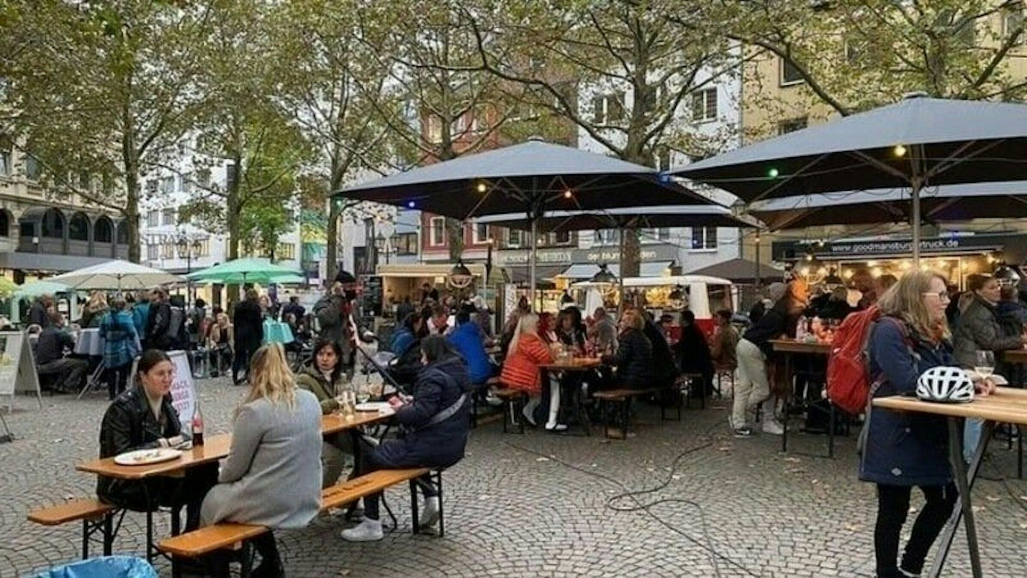 „Meet & Eat“ auf dem Rudolfplatz in Köln wird am 26. März zum letzten Mal stattfinden.