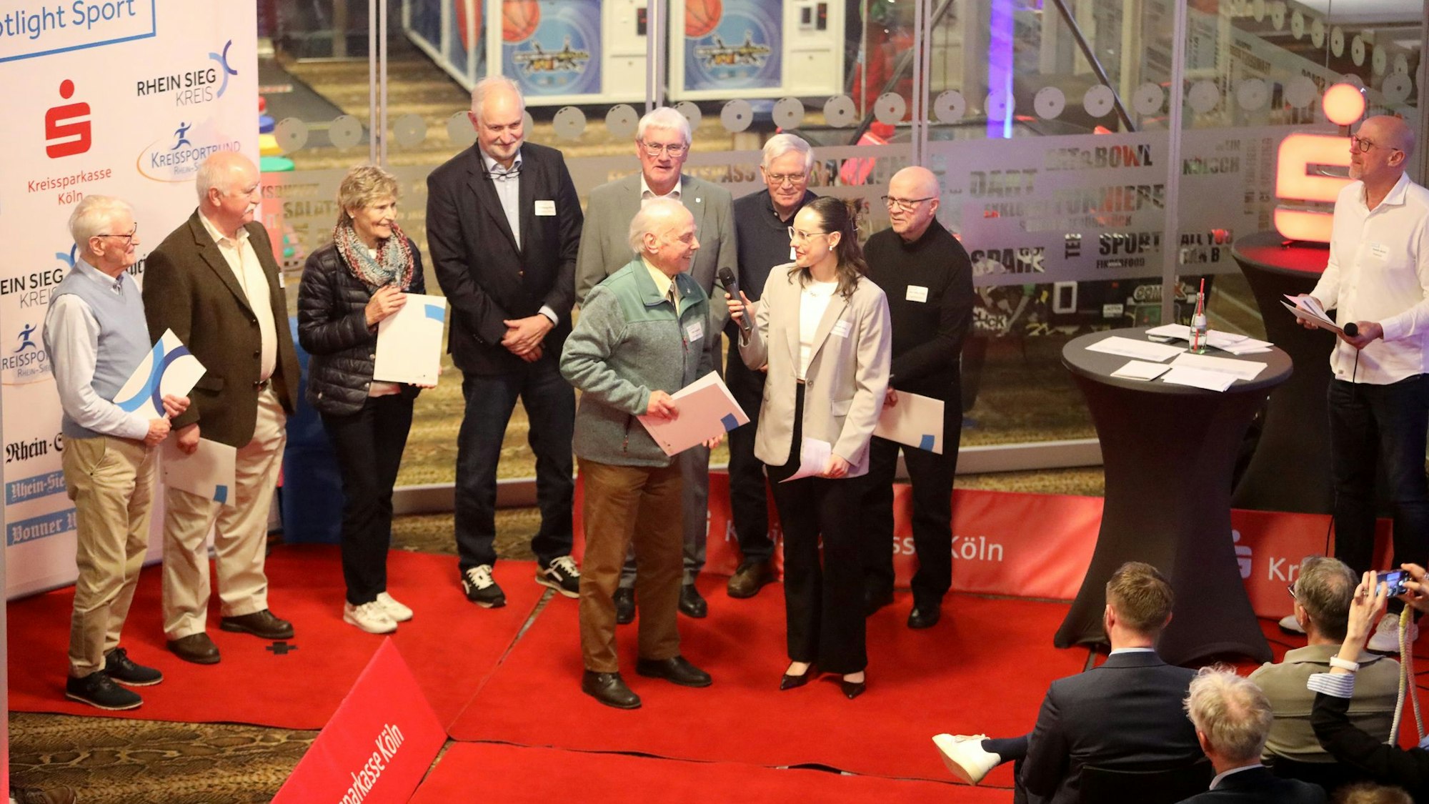 Auch der Breitensport wurde bei „Spotlight Sport“ gewürdigt: Für 50, 60 und sogar 70 Jahre Sportabzeichen wurden wohl verdiente Ehrungen überreicht.