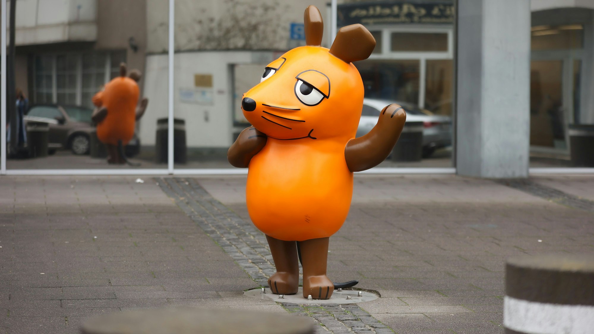 Die Maus-Figur vor den WDR-Gebäuden in der Kölner Innenstadt. (Archivbild)