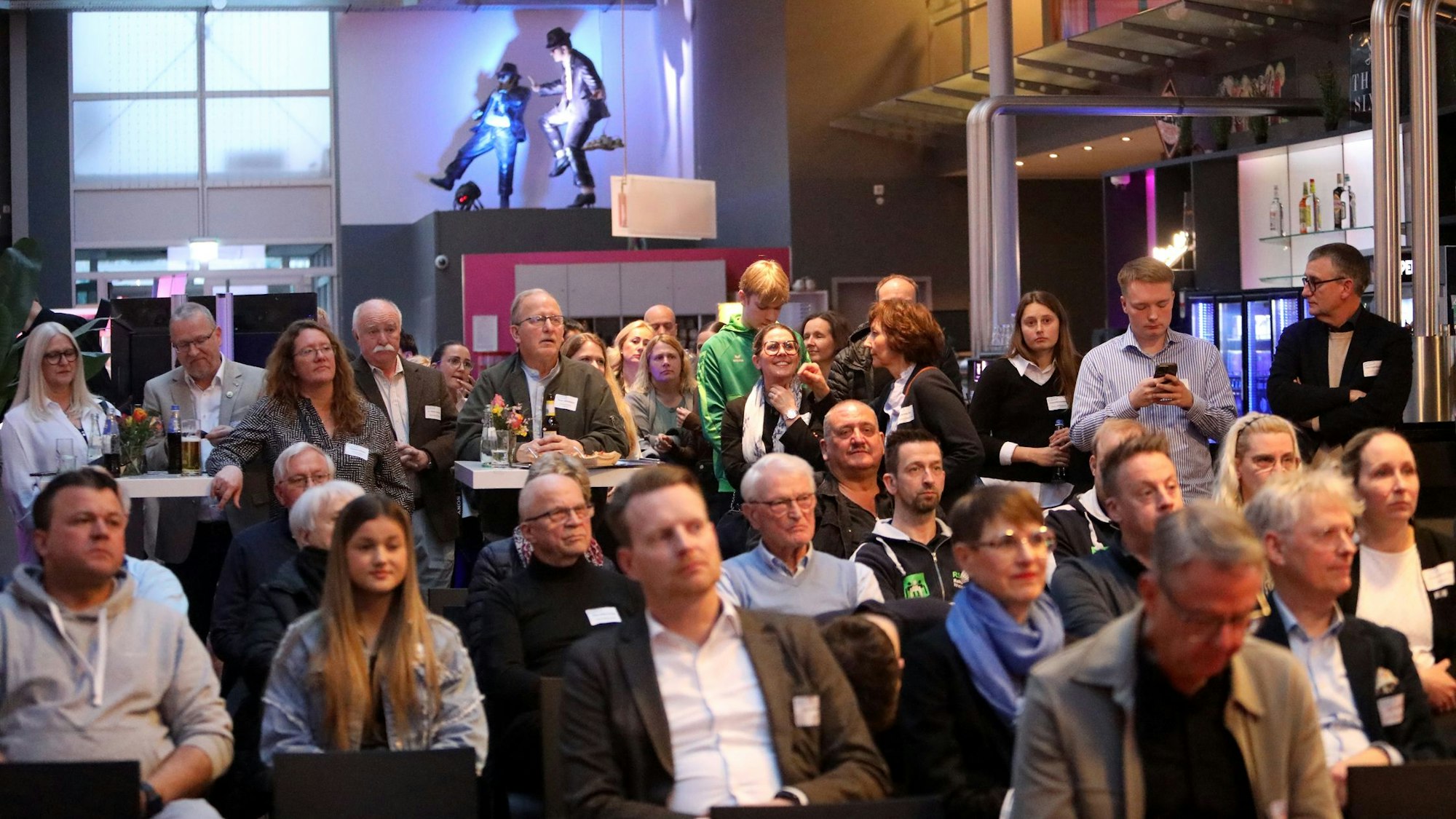 Lockerer Rahmen, gute Stimmung: „Spotlight Sport“ fand in der Bowling-Arena in Troisdorf-Spich statt.