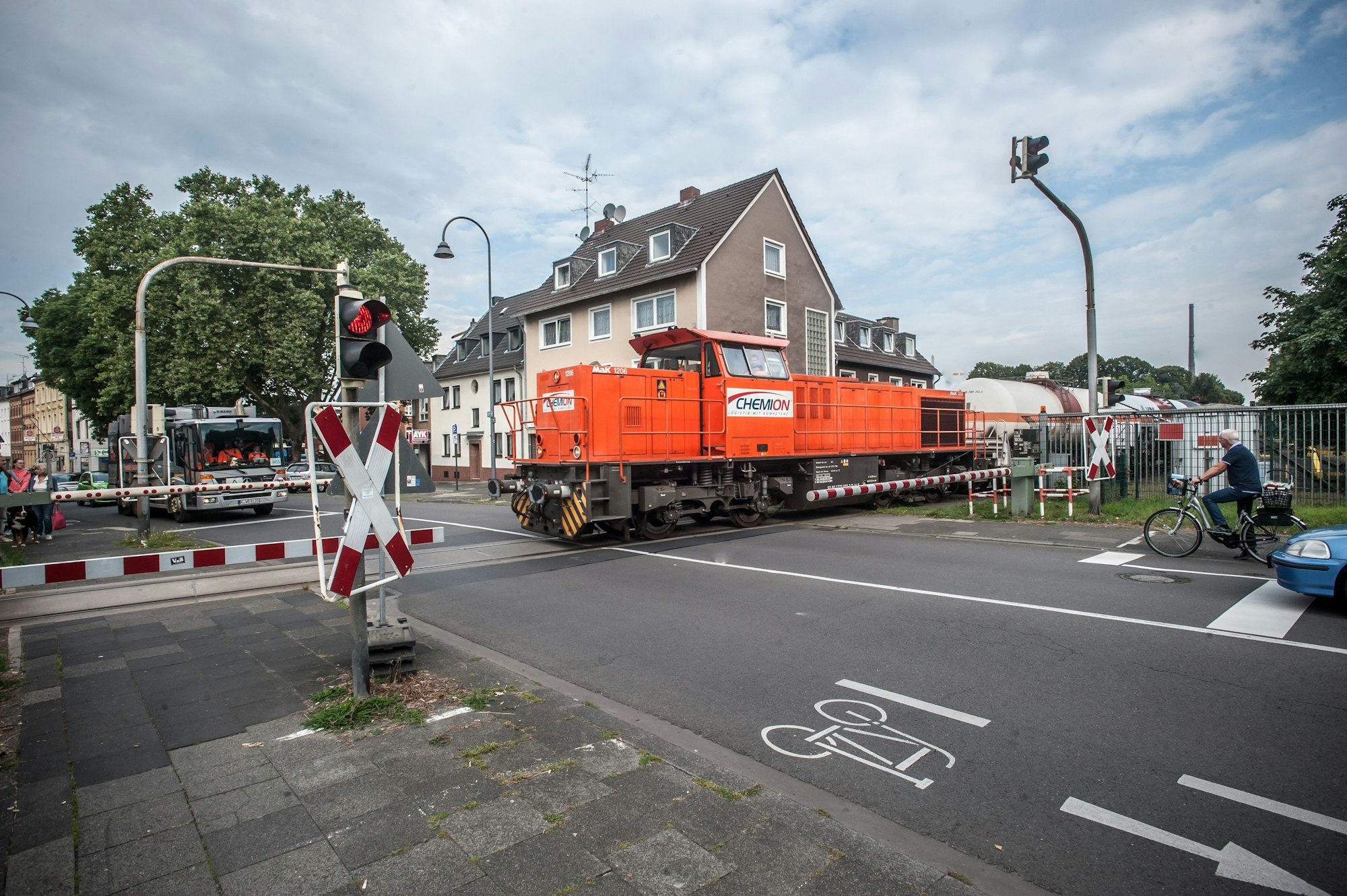 Bayer-Bahn, Bayer-Express, Werksgleis, Am Bahnübergang Evergerstraße, Köln-Flittard Foto: Ralf Krieger