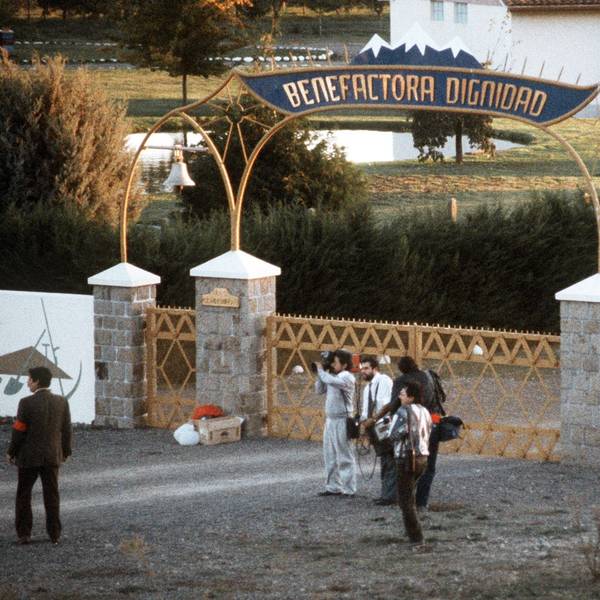 Das Haupttor der Siedlung der deutschen Sekte "Colonia Dignidad" in Parral knapp 400 Kilometer südlich von Santiago in Chile (Archivbild von 1988).
