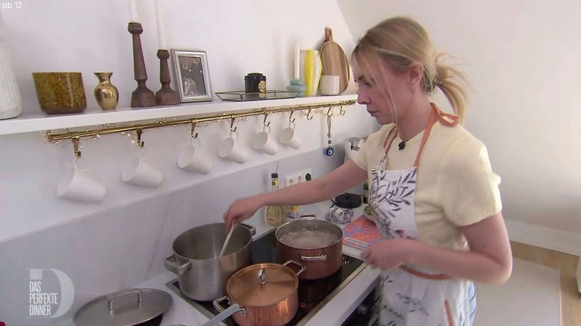 Als Hauptgang gibt es bei Deko-Profi Christin (43) Königsberger Klopse (Bild: RTL)