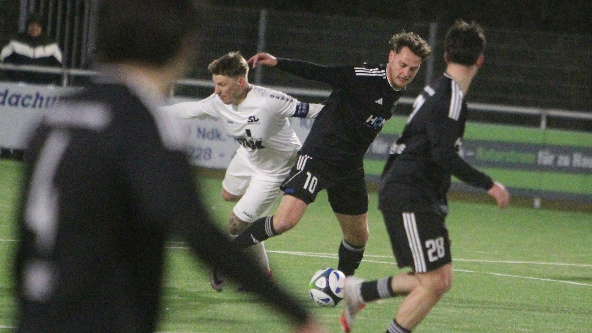 Marc Schneider (am Ball)