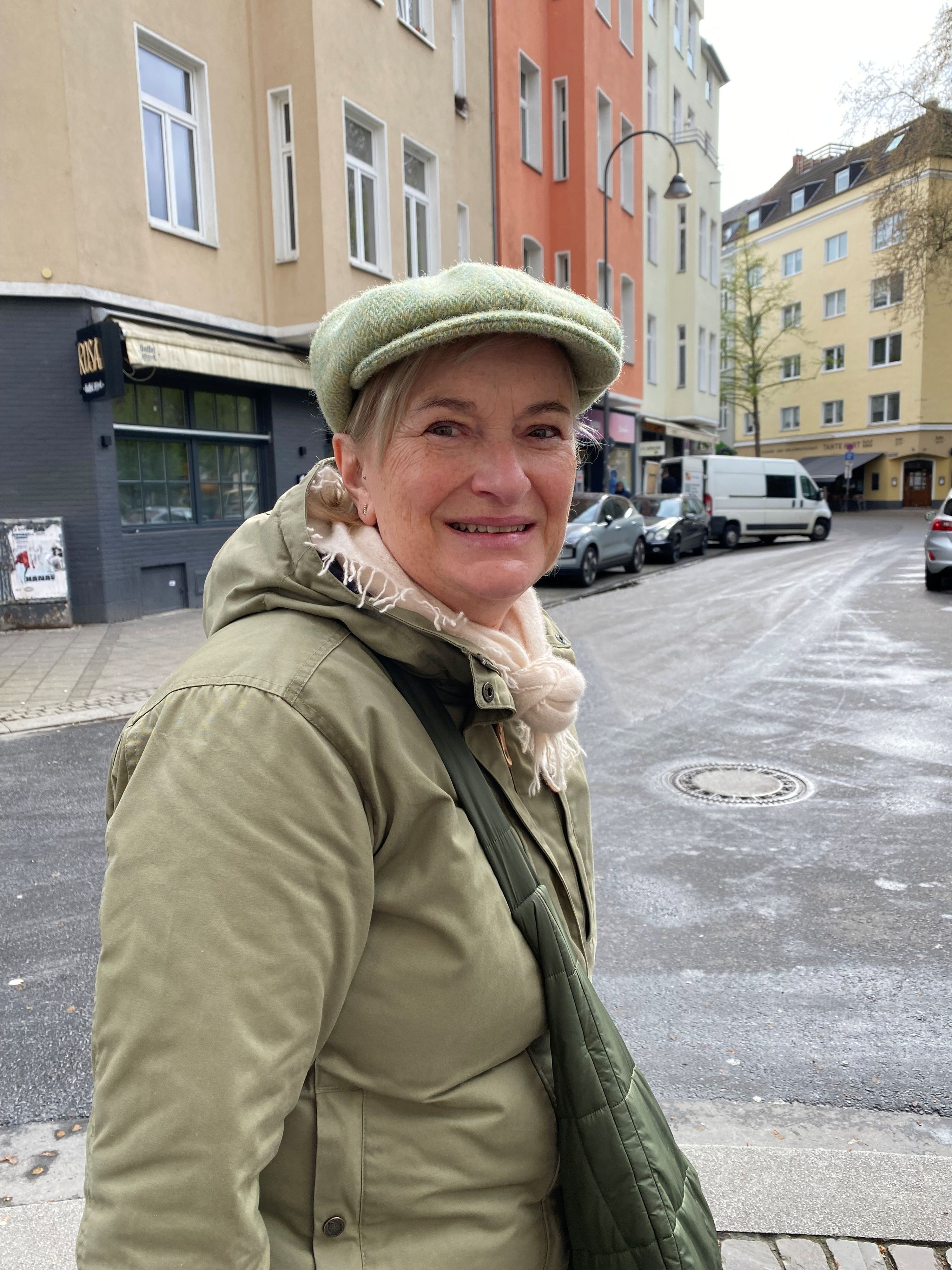 Irene Krause, 57, hat Catcalling als junge Frau besonders erlebt, wenn sie freizügiger gekleidet war.