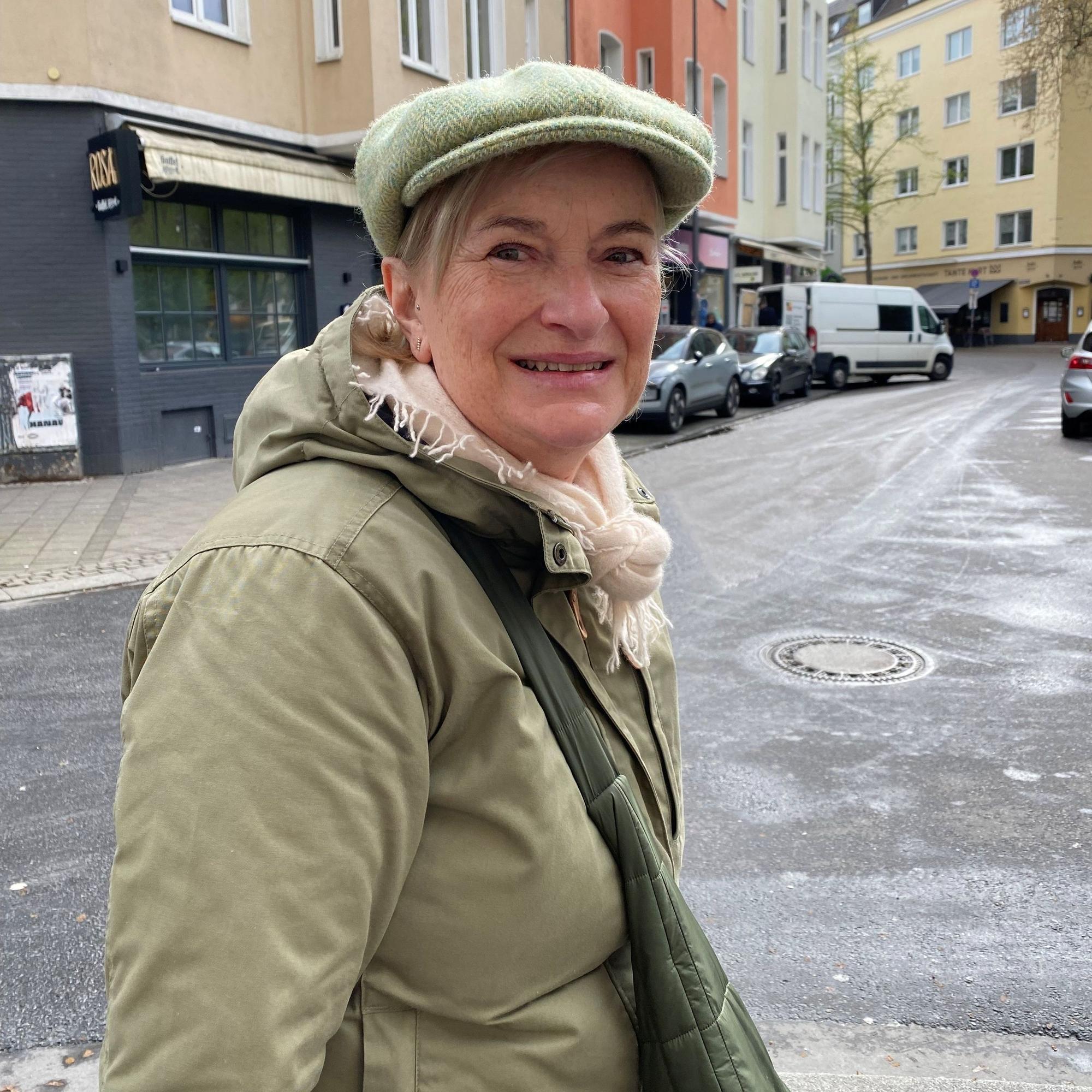 Irene Krause, 57, hat Catcalling als junge Frau besonders erlebt, wenn sie freizügiger gekleidet war.