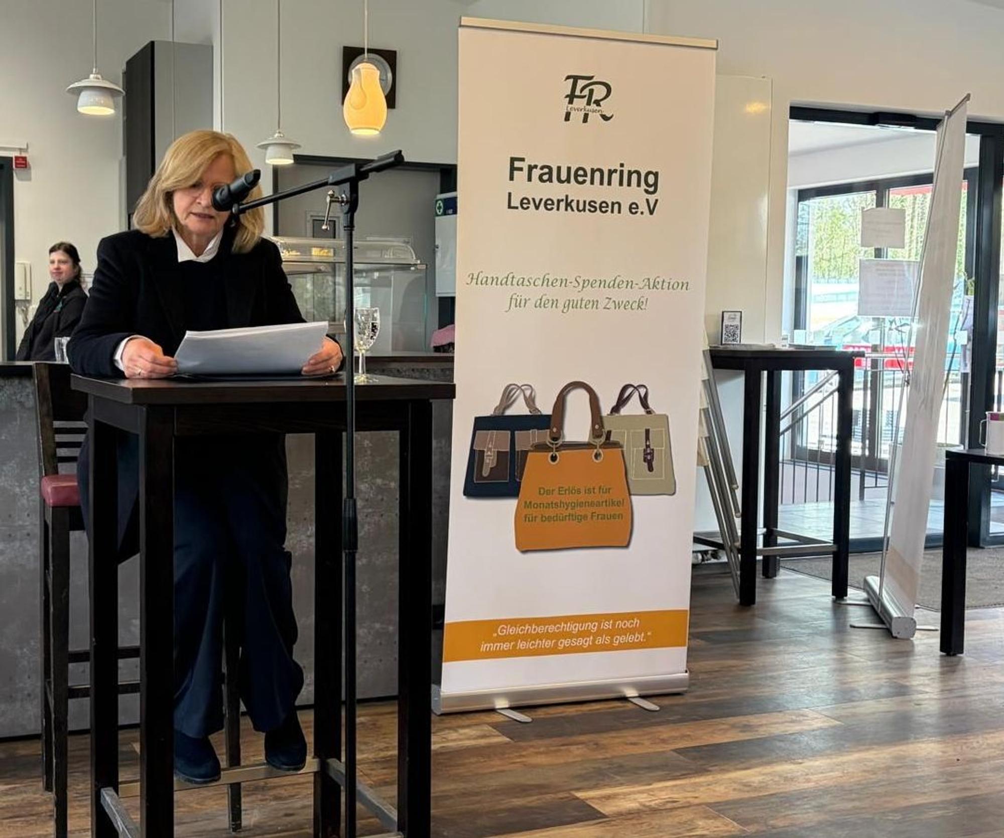 Johanna Gastdorf beim 80-jährigen Jubiläum des Frauenrings.