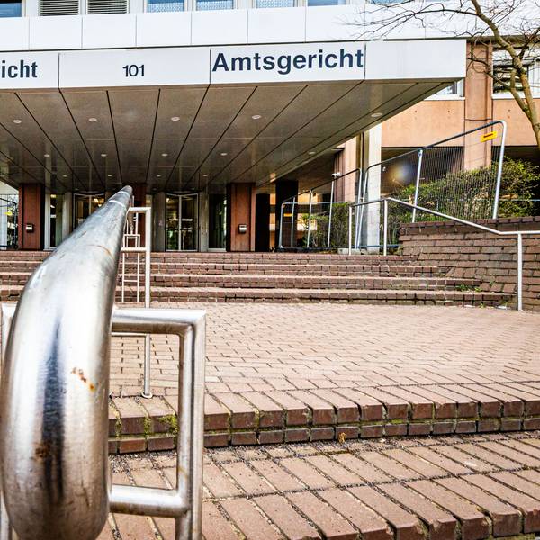 Ein 45-jähriger Albaner steht seit Donnerstag (26. März) vor dem Landgericht Köln.