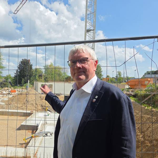 In der Affäre um einen Grundstückskauf am Flugplatz Hangelar gibt es eine Dienstaufsichtsbeschwerde gegen Landrat Sebastian Schuster (CDU).