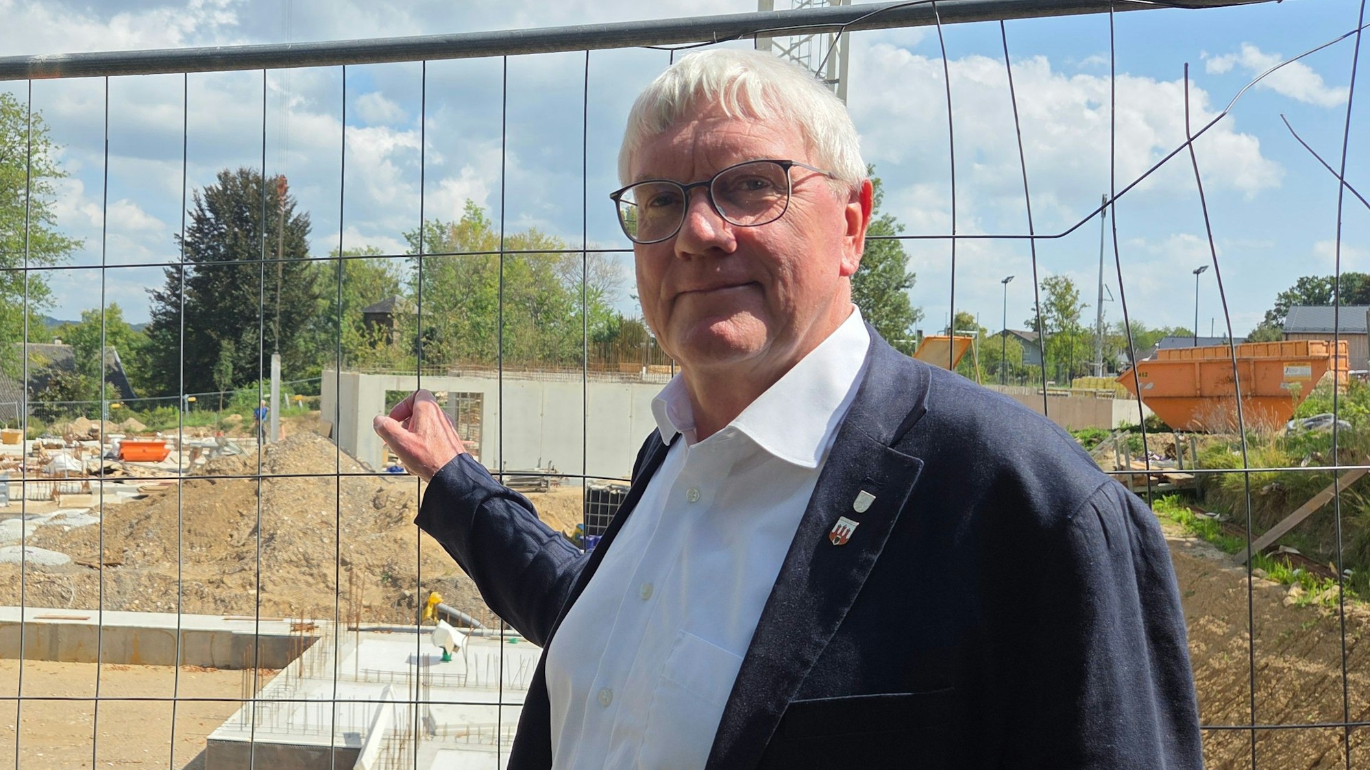 In der Affäre um einen Grundstückskauf am Flugplatz Hangelar gibt es eine Dienstaufsichtsbeschwerde gegen Landrat Sebastian Schuster (CDU).