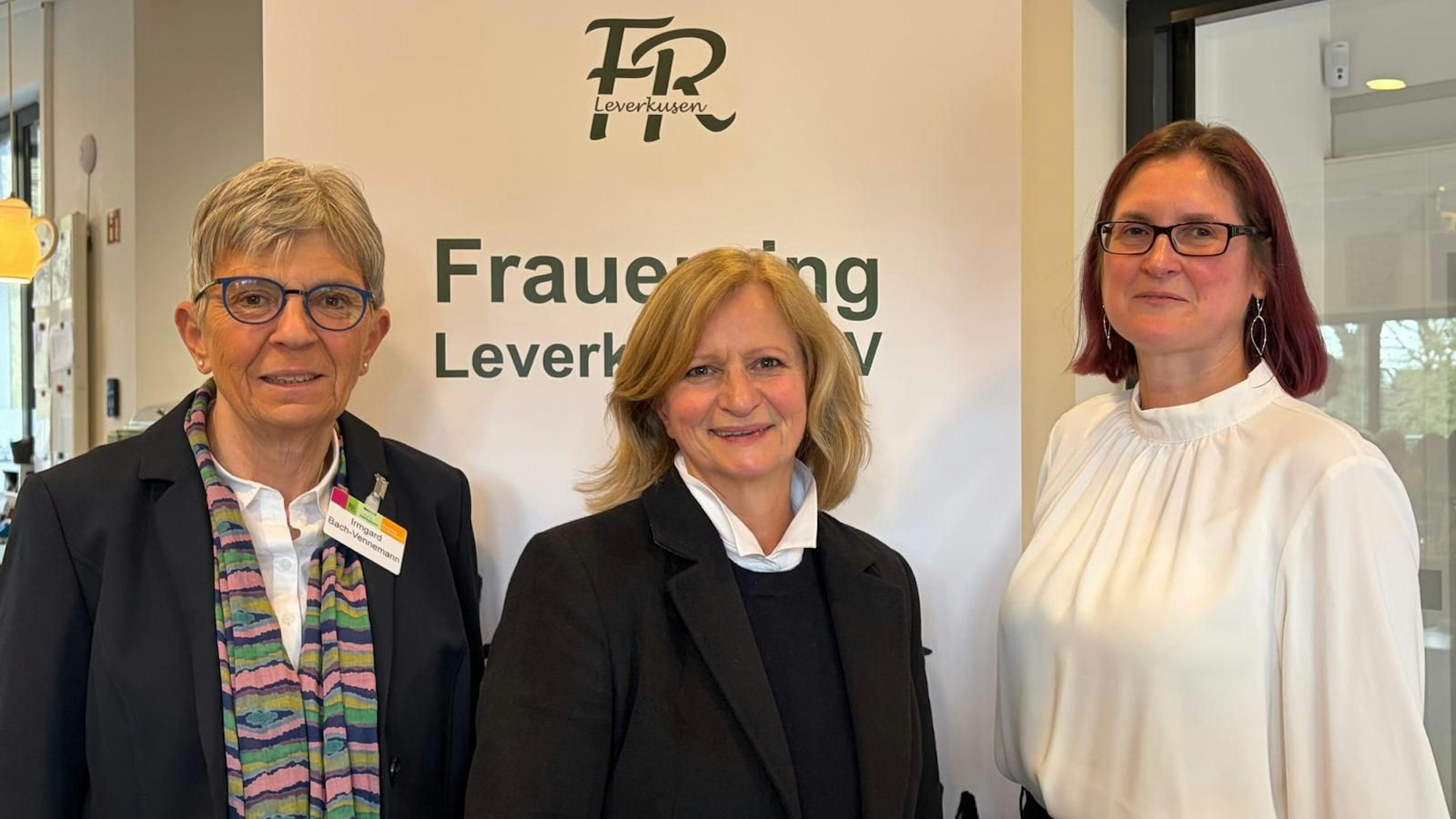 Irmgard Bach-Vennemann, Johanna Gastdorf und Michaela Di Padova beim 80-jährigen Jubiläum des Frauenrings.