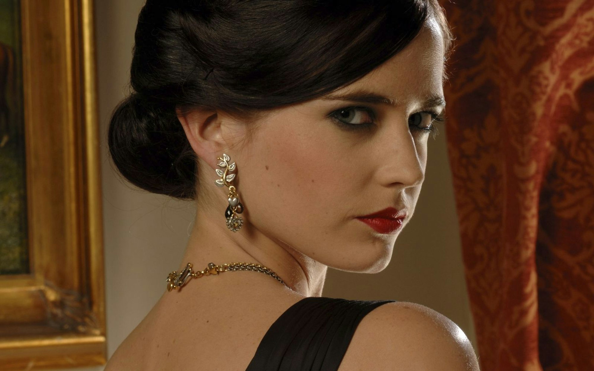 Vesper Lyns (Eva Green), die große Liebe von James Bond (Daniel Craig) In „Casino Royale“ (2006), beging aus Verzweiflung und Schuldgefühlen Selbstmord. (Bild: Sony Pictures)