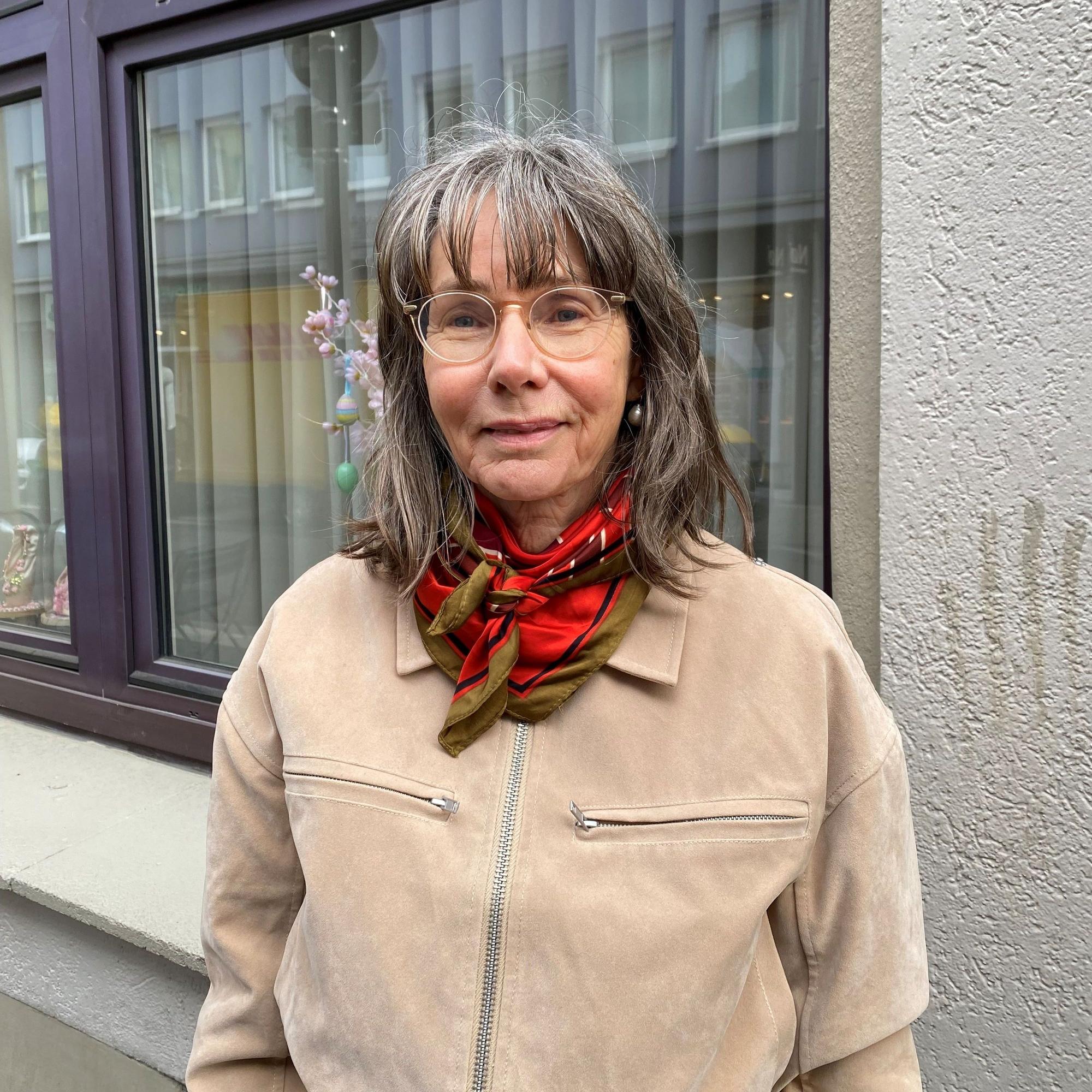 Martina Sessing, 66 hat als junge Frau erlebt, dass Catcalling heißt man hätte alles erfüllt was ein Mann von einer Frau erwartet.