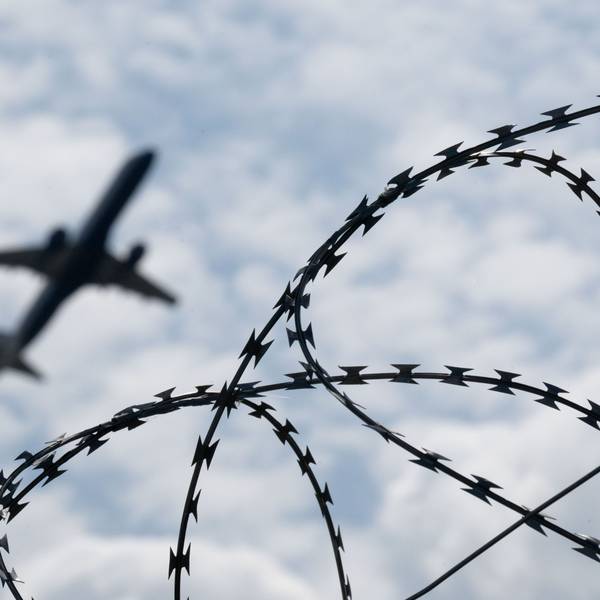 Abschiebungen sollen in Deutschland weiter vereinfacht werden. Der Pflichtanwalt für Abschiebehäftlinge fällt jetzt weg.