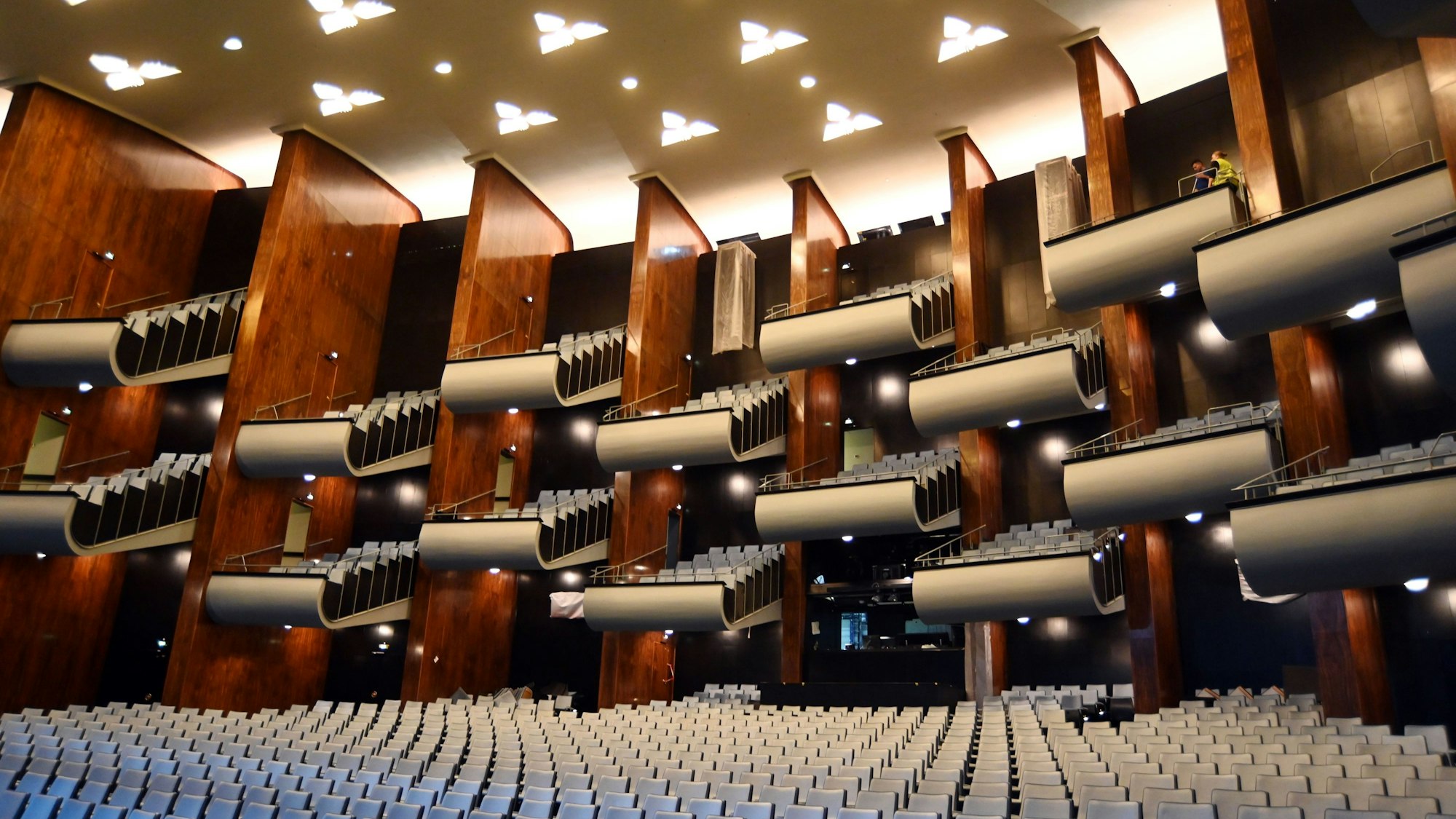 26.03.2026 Köln. Bei einer gemeinsamen Pressekonferenz im Parkettfoyer des sanierten Opernhauses von Oper, Schauspiel und Tanz Köln stellen die Intendanten ihr Programm für die zur Spielzeit 2026-27 vor. Foto: Alexander Schwaiger.