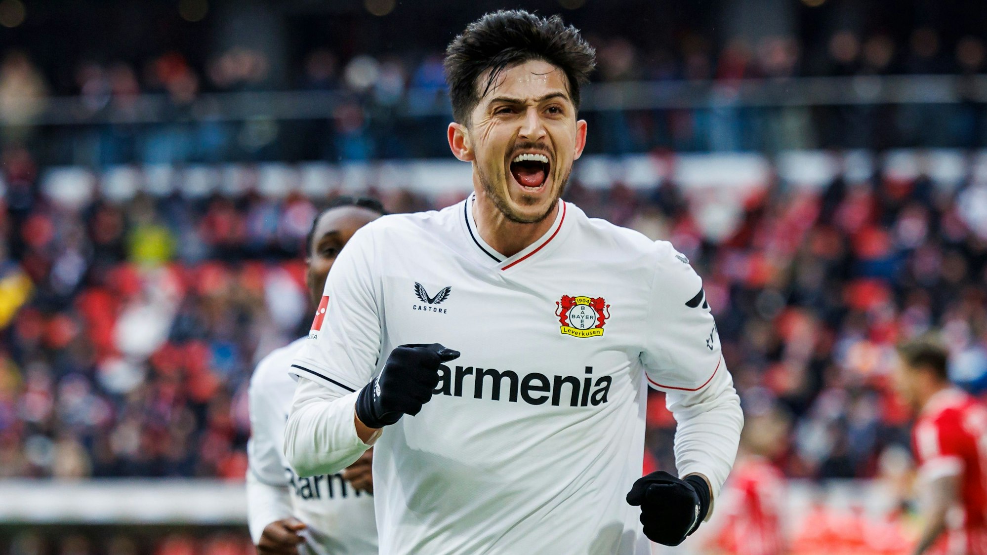 Ex-Leverkusen-Profi Sardar Azmoun jubel nach einem tor für die Werkself.