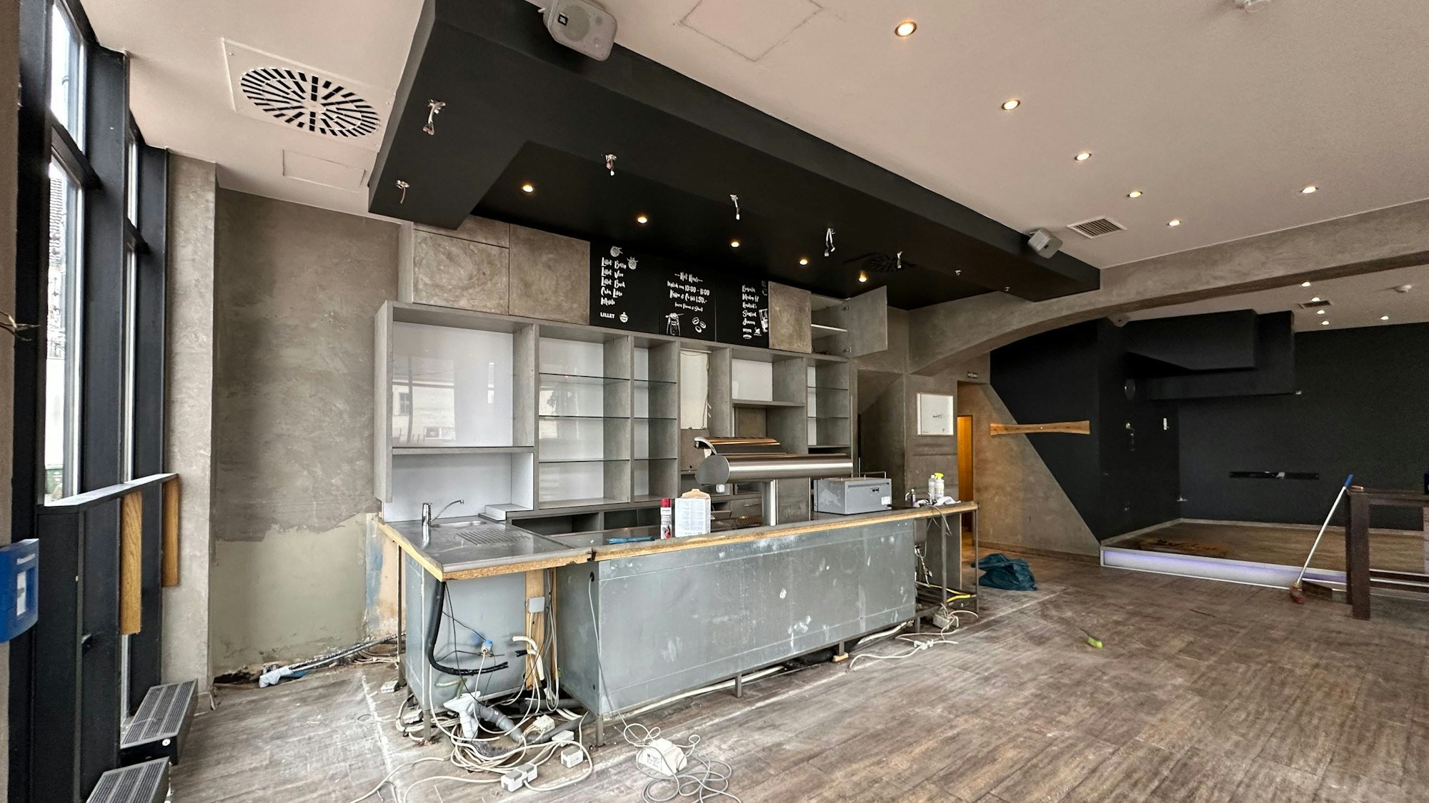 Nur noch die Theke steht im alten Latino Lounge an der Marktpassage.