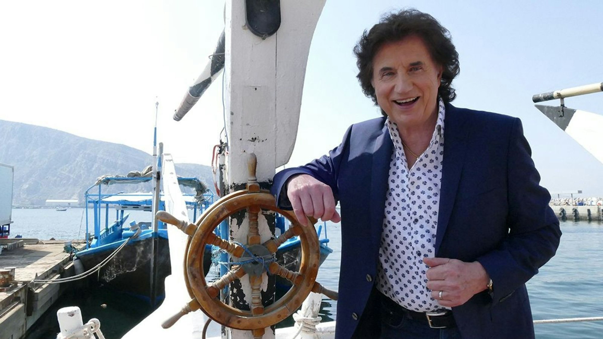 Olaf der Flipper auf hoher See: Der Sänger, der eigentlich Malolepski mit Nachnamen heißt, gehört zu den erfolgreichsten in der Schlagerbranche. (Bild: GoldStar TV)