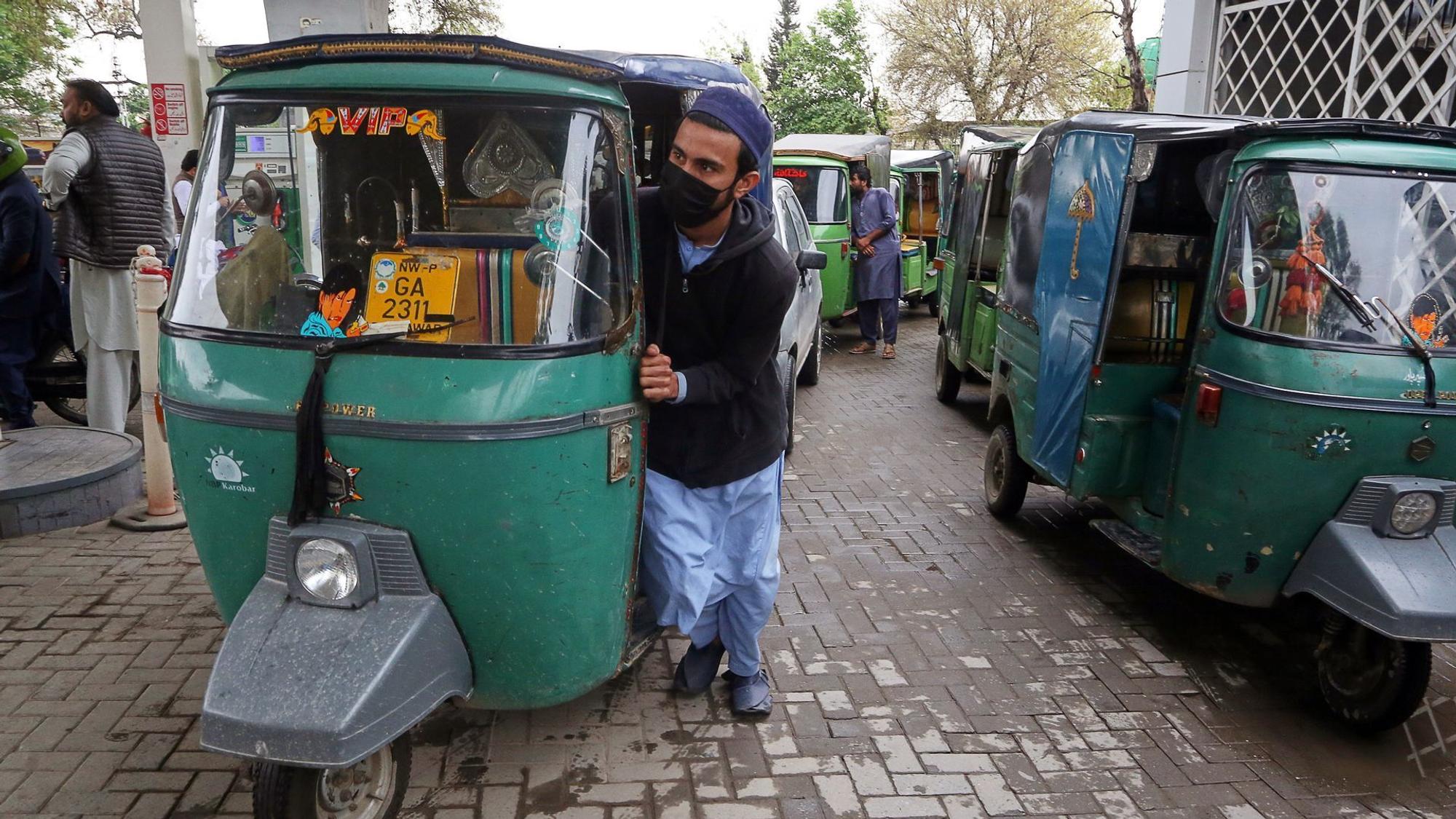 Iran-Krieg - Tankstelle in Pakistan