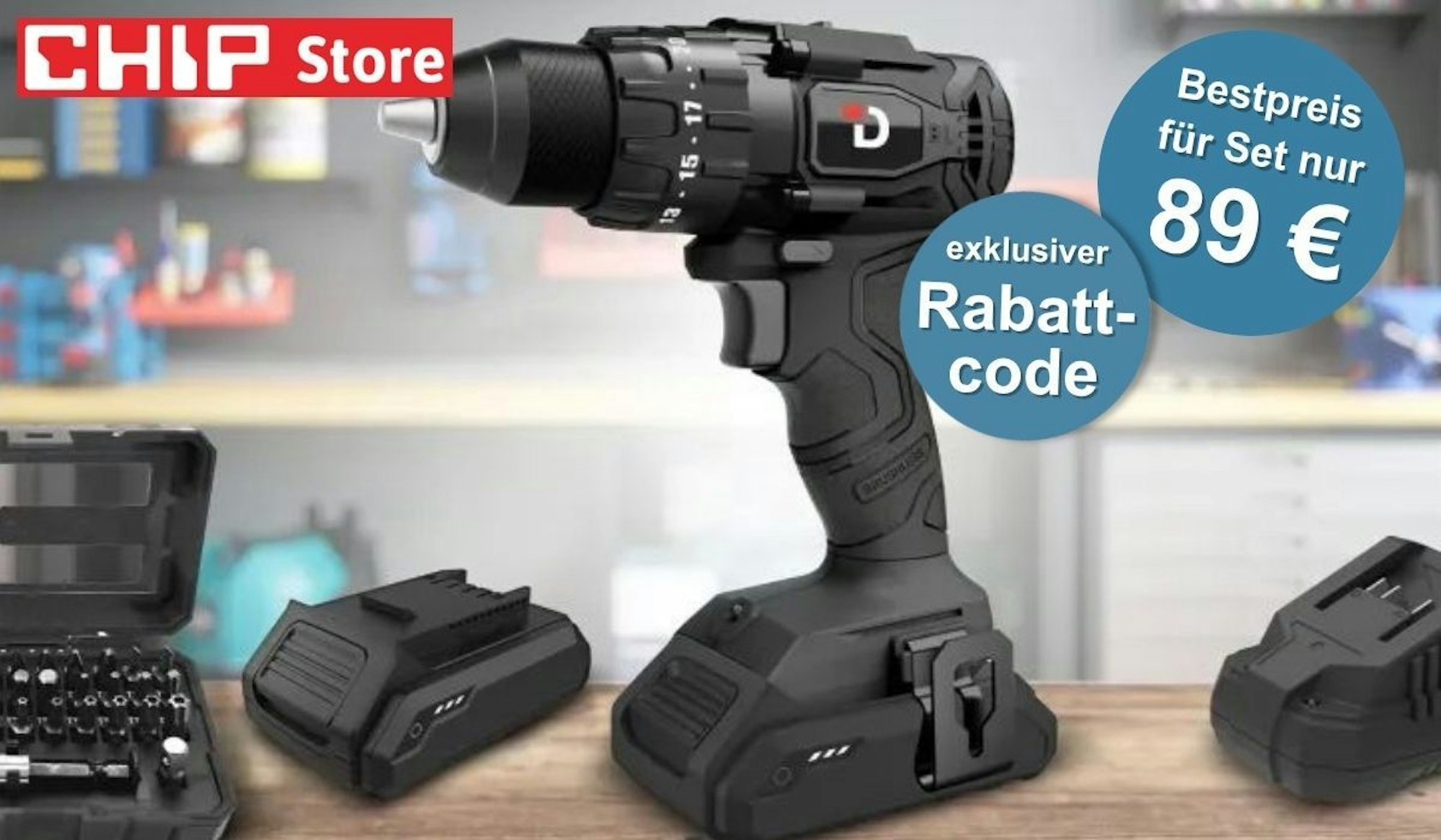 CHIP Akkuschrauber DA01 aus dem CHIP Store in der Seitenansicht mit bürstenlosem 20-Volt-Motor, 13-mm-Schnellspannbohrfutter von Röhm, zwei 20-Volt-Lithium-Ionen-Akkus, Schnellladegerät und 32-teiligem Bit- und Bohrer-Set – im CHIP Store zum Bestpreis von 89 € mit exklusivem Rabattcode für Leser des Kölner Stadt-Anzeigers.