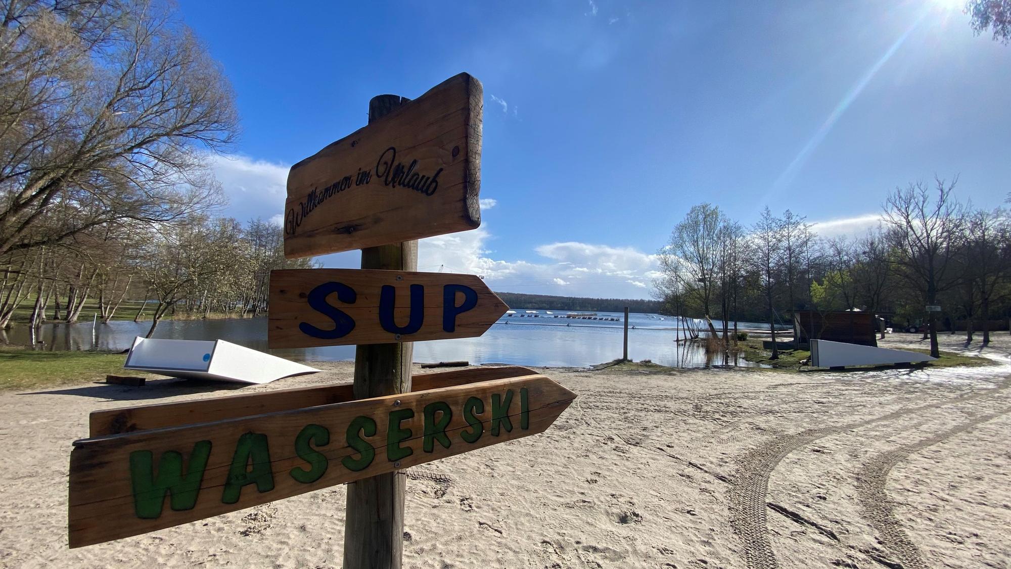 Zu sehen ist der Strand am Bleibtreusee.